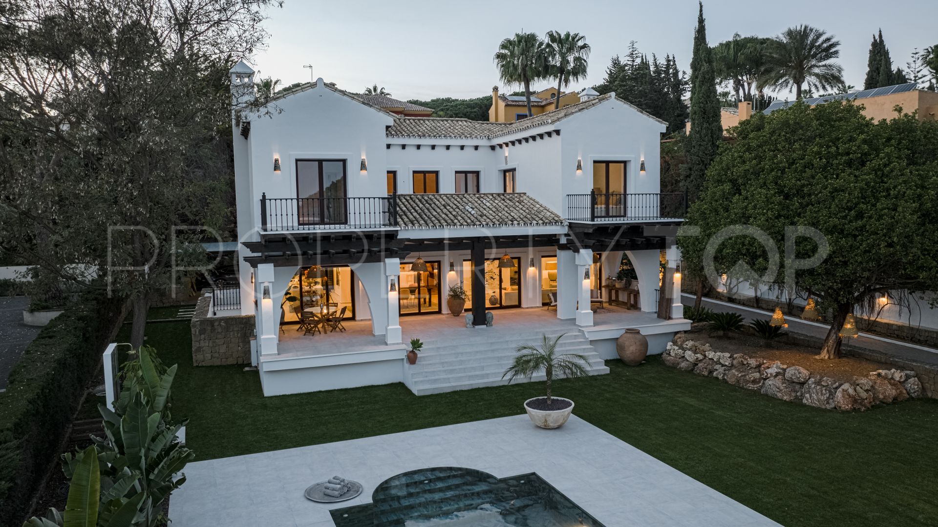 5 bedrooms villa in Hacienda las Chapas for sale