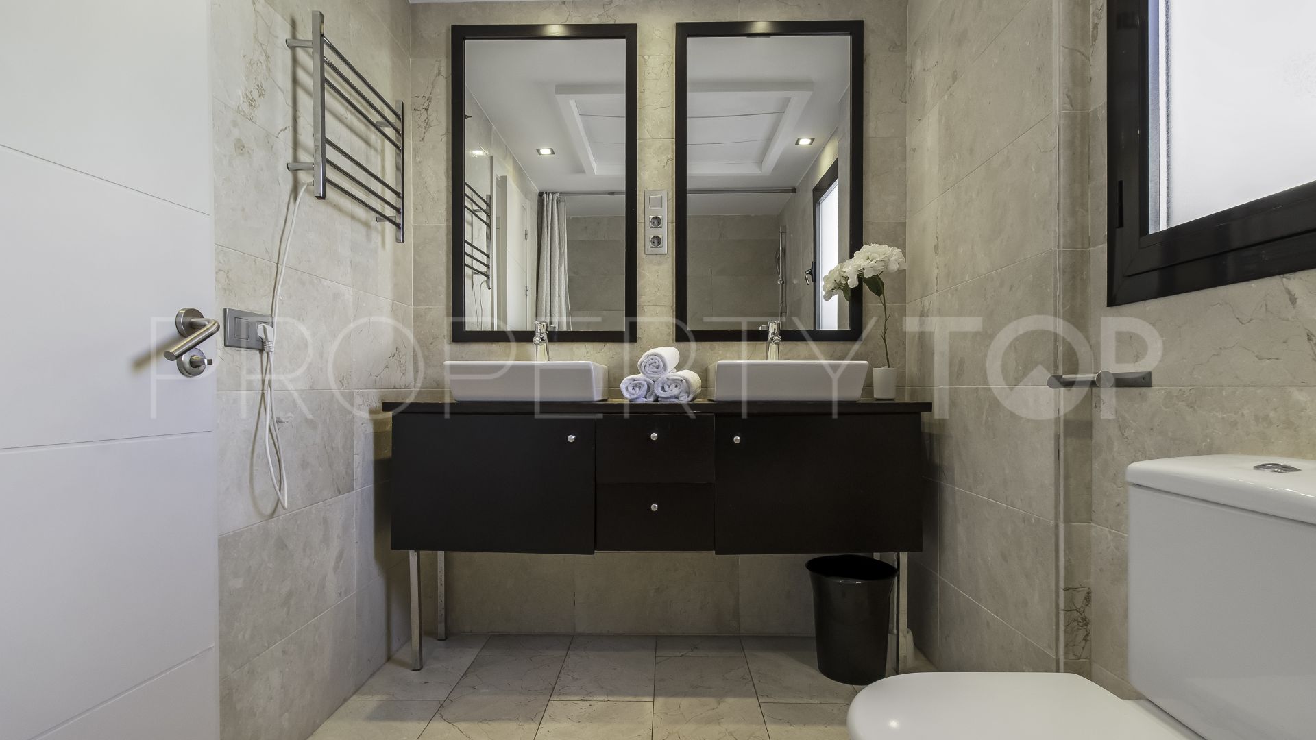 Buy penthouse with 1 bedroom in Casares del Mar
