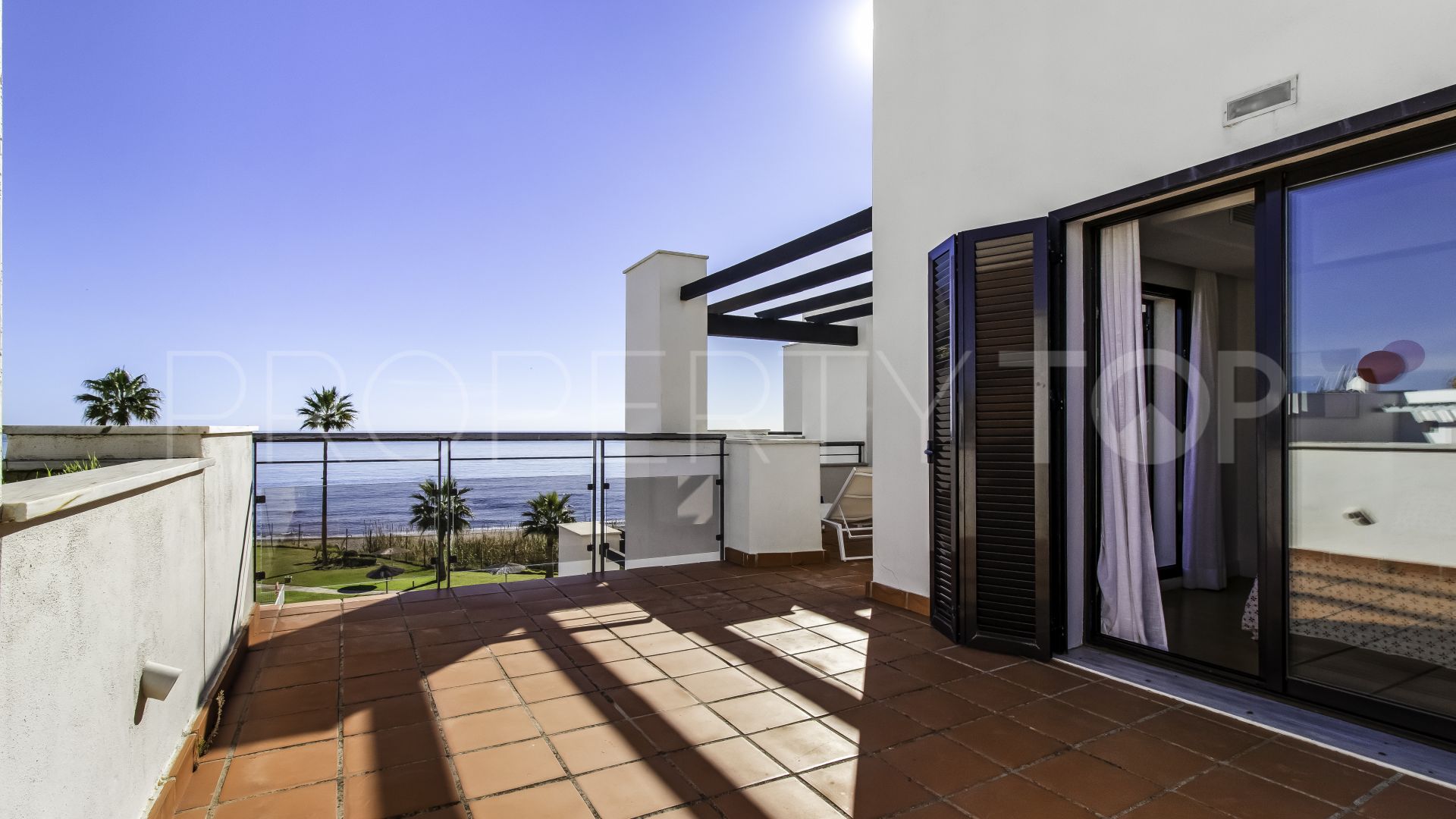 Buy penthouse with 1 bedroom in Casares del Mar
