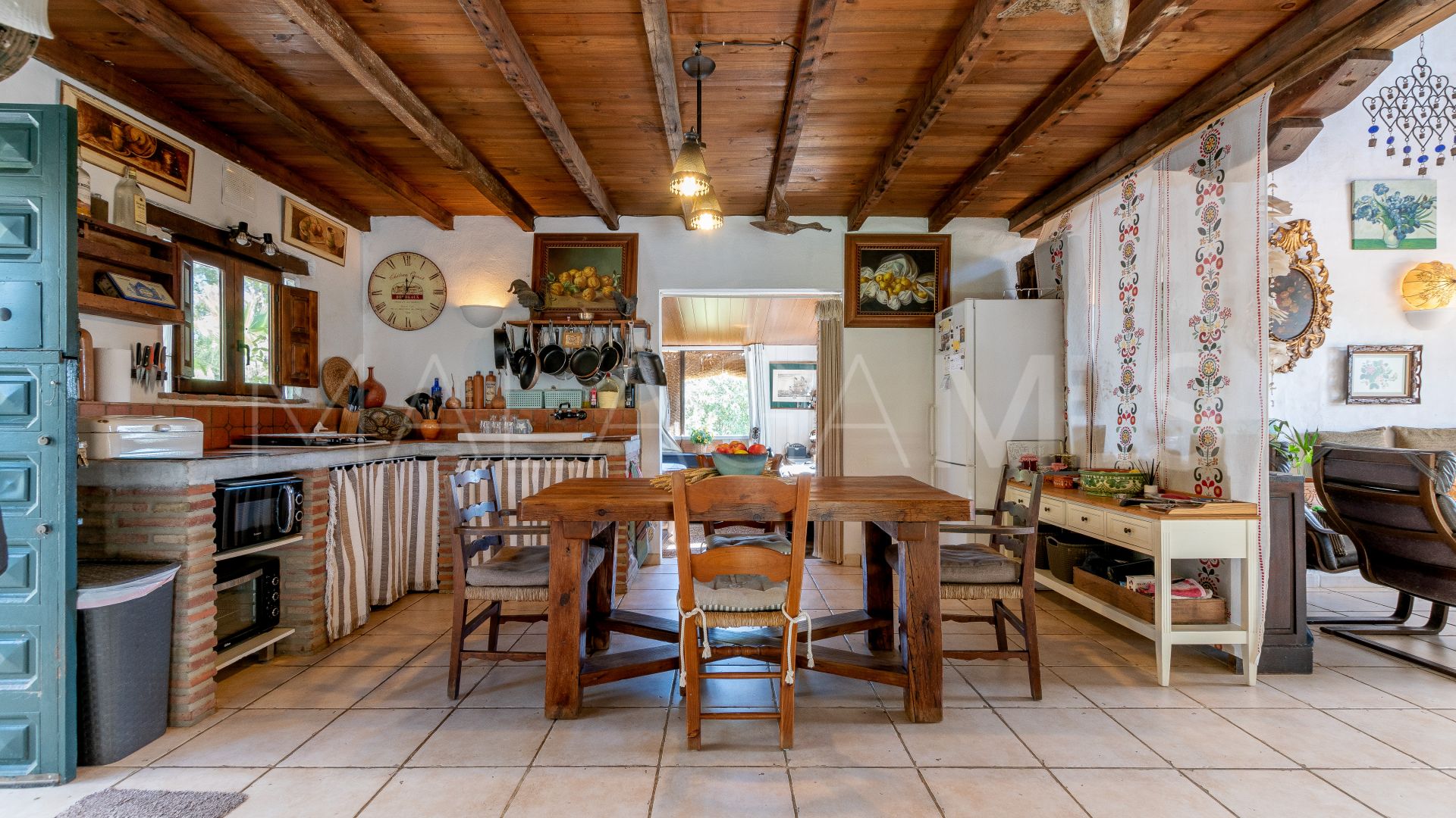 Finca for sale in Estepona
