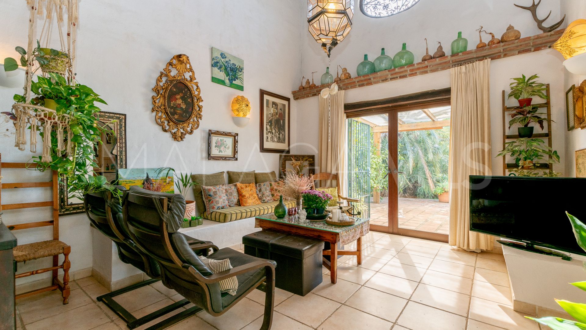 Finca for sale in Estepona