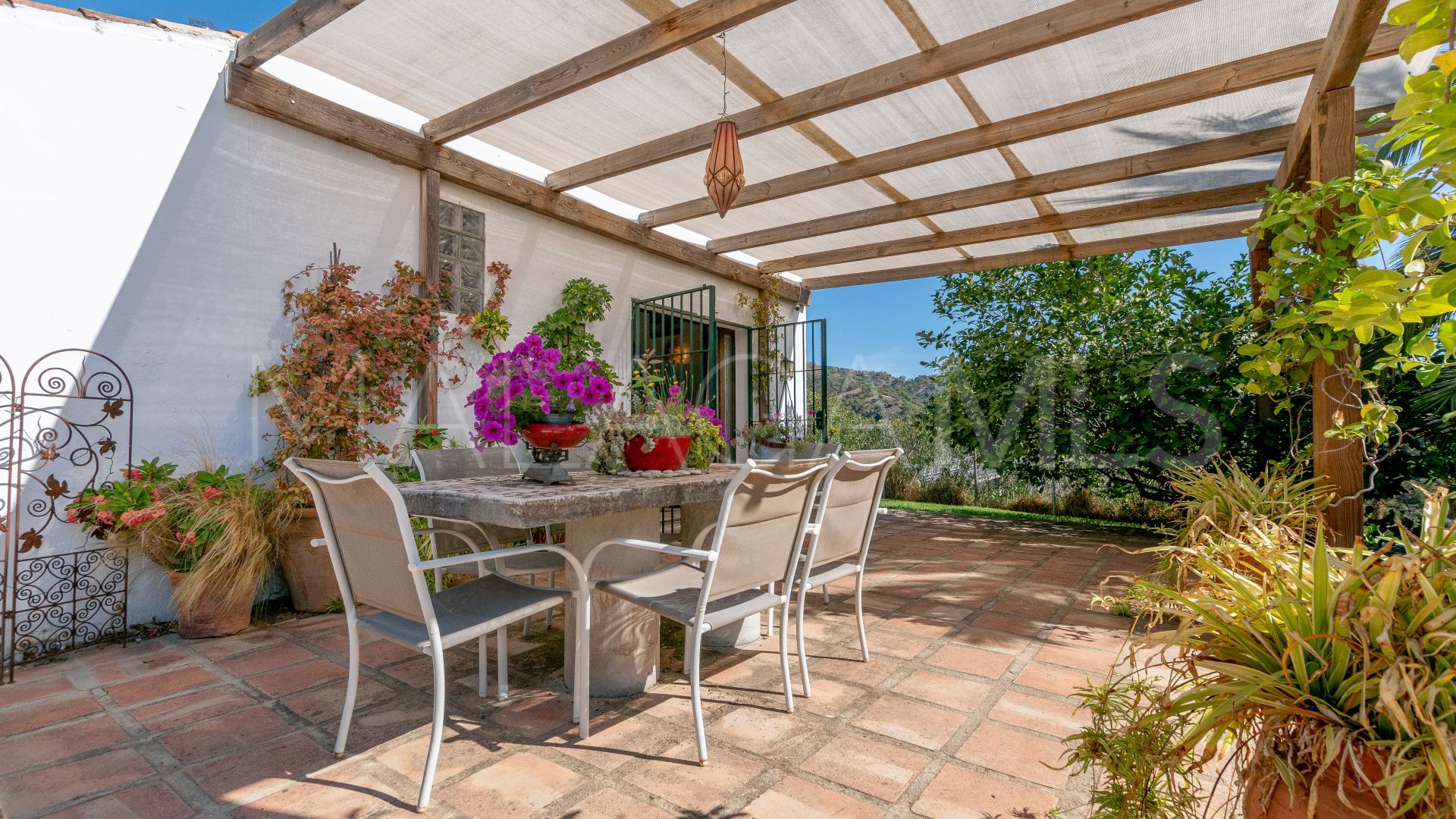 Finca for sale in Estepona