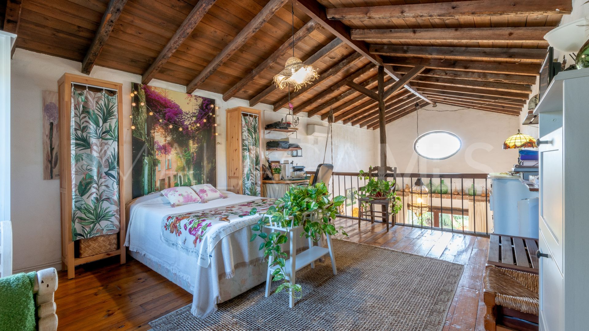 Finca for sale in Estepona