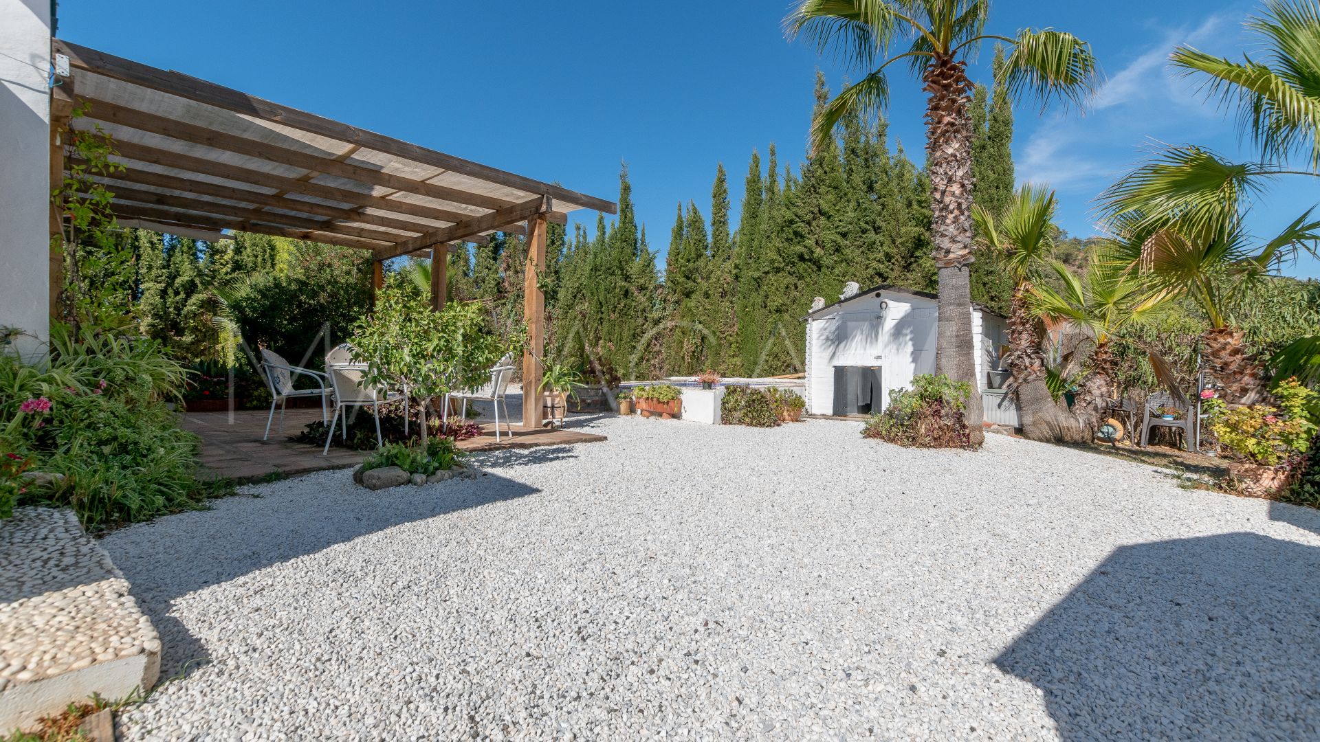 Finca for sale in Estepona