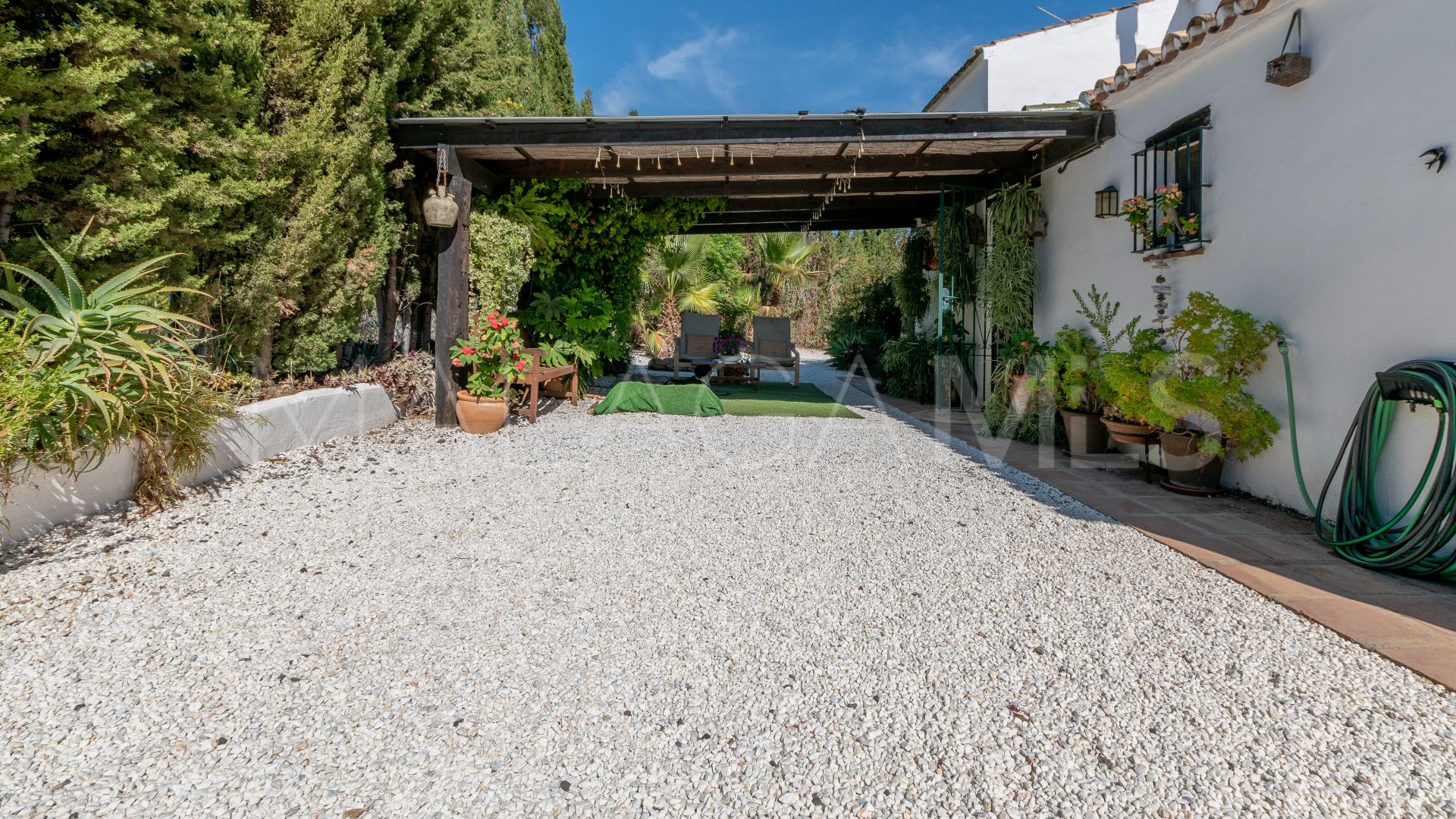 Finca for sale in Estepona
