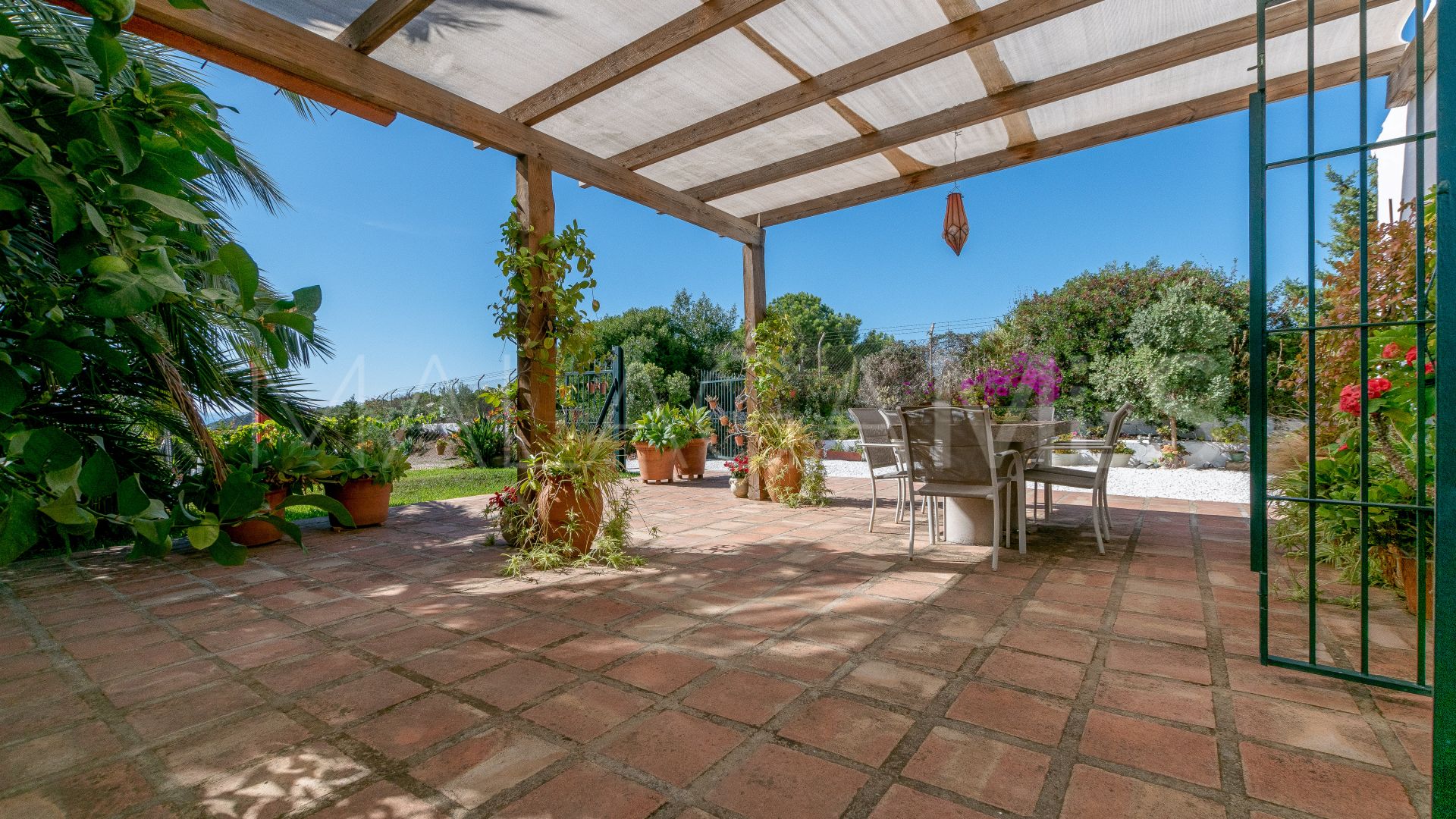 Finca for sale in Estepona