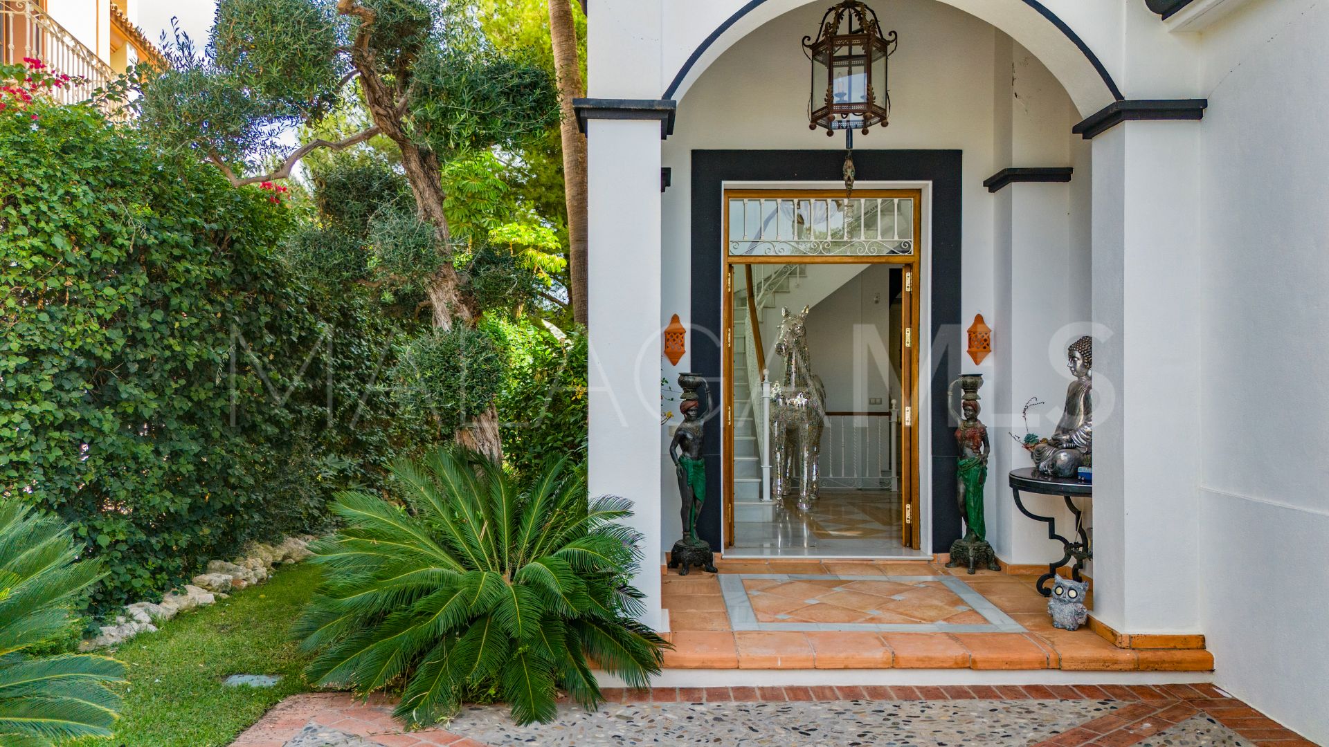 Villa for sale in Marbella City
