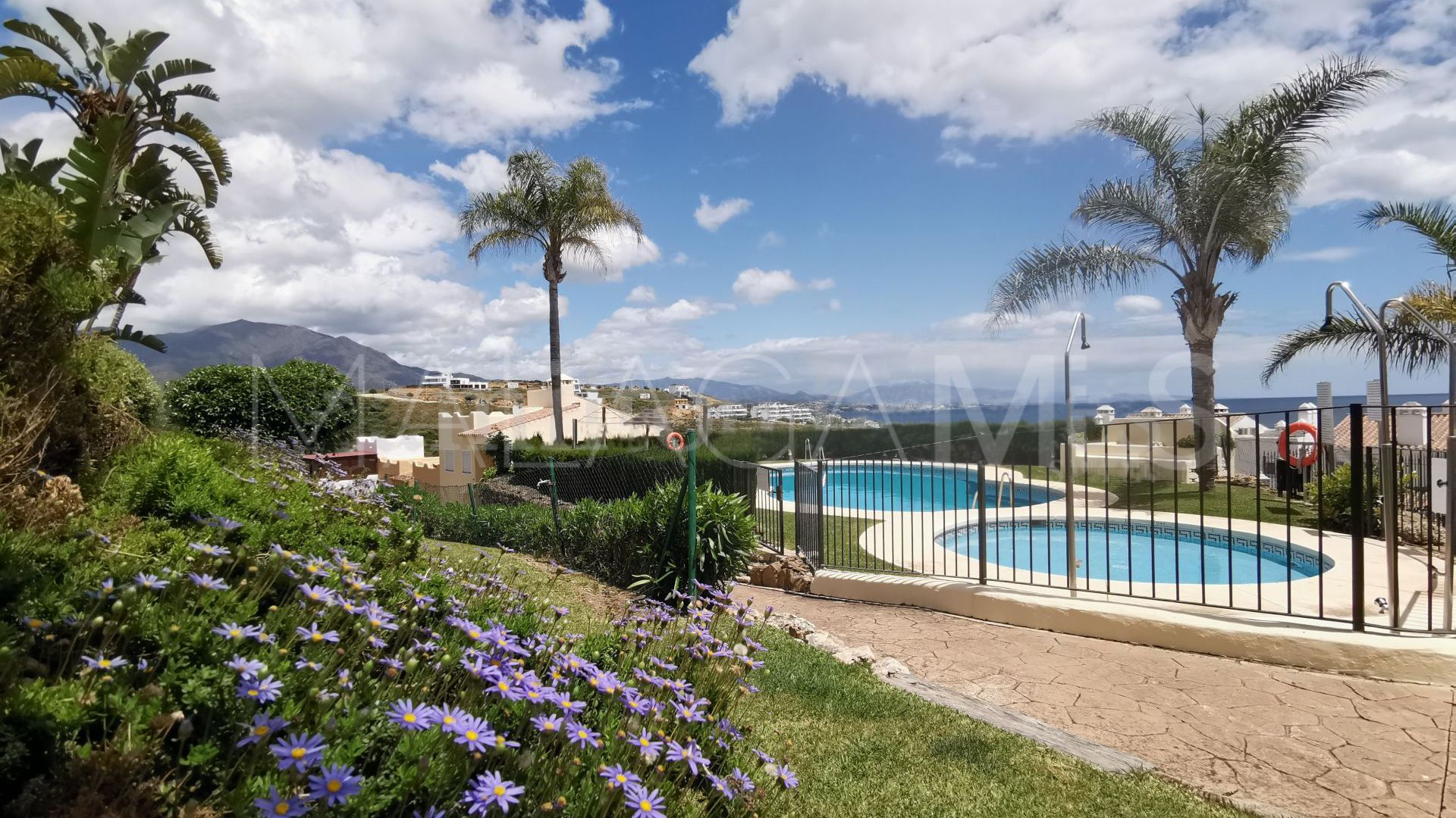 Ground floor duplex for sale in Bahia de Casares