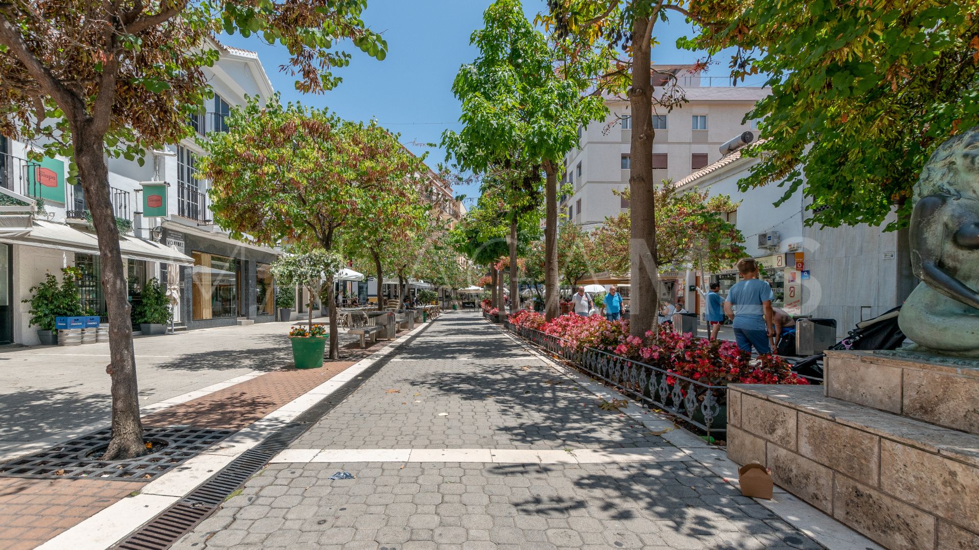 Tvåvåningslägenhet for sale in Estepona Centre