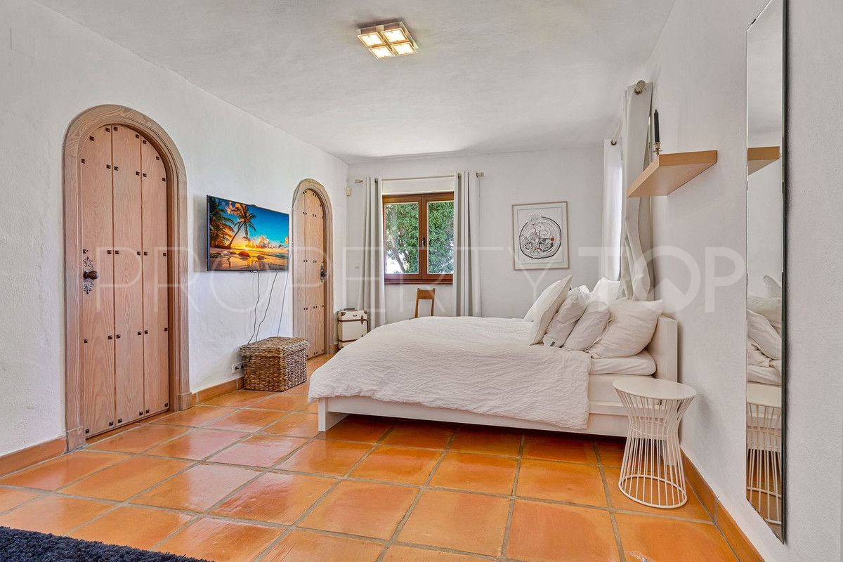 Villa en venta con 8 dormitorios en La Alqueria