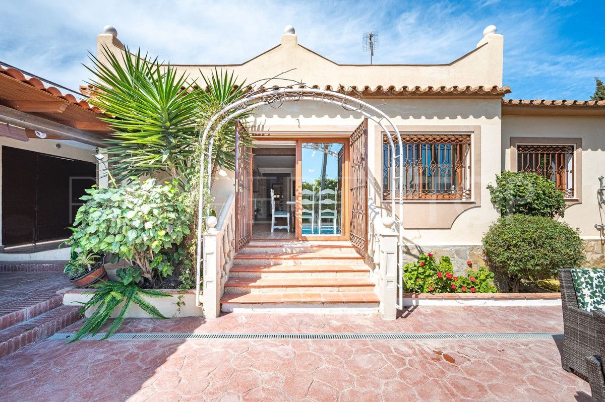 Comprar casa en La Finca de Marbella