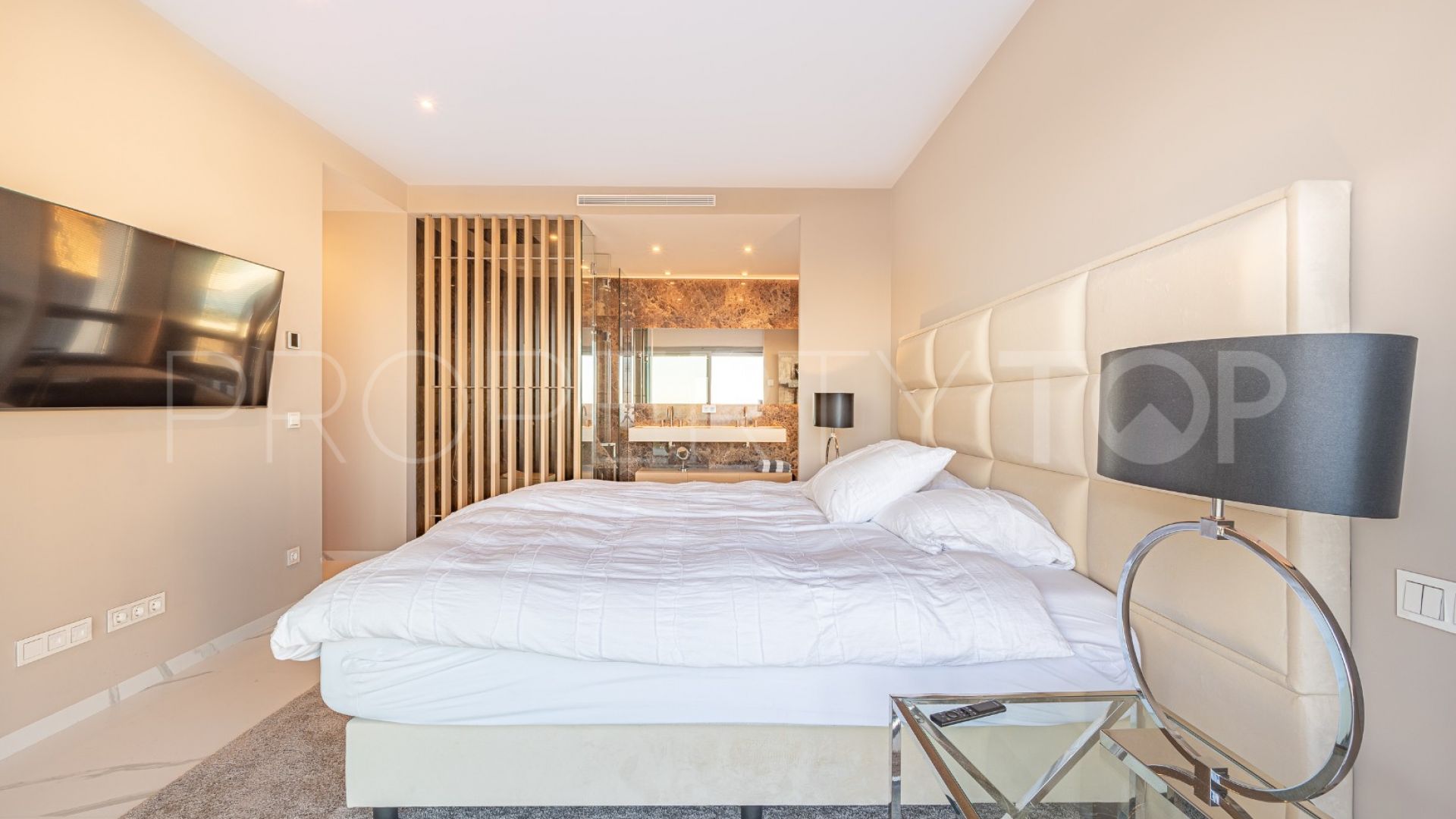 Apartamento a la venta con 3 dormitorios en Byu Hills