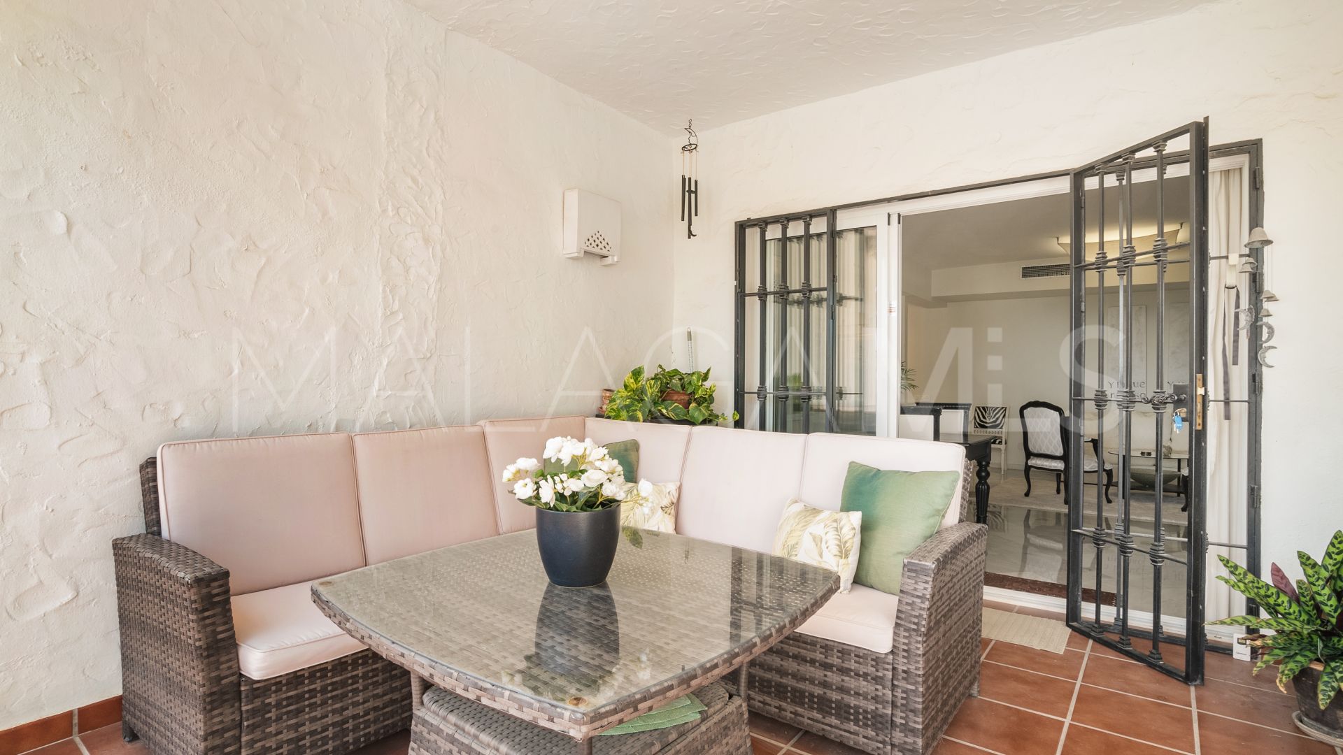 Apartamento a la venta in Las Colinas de Marbella with 2 bedrooms