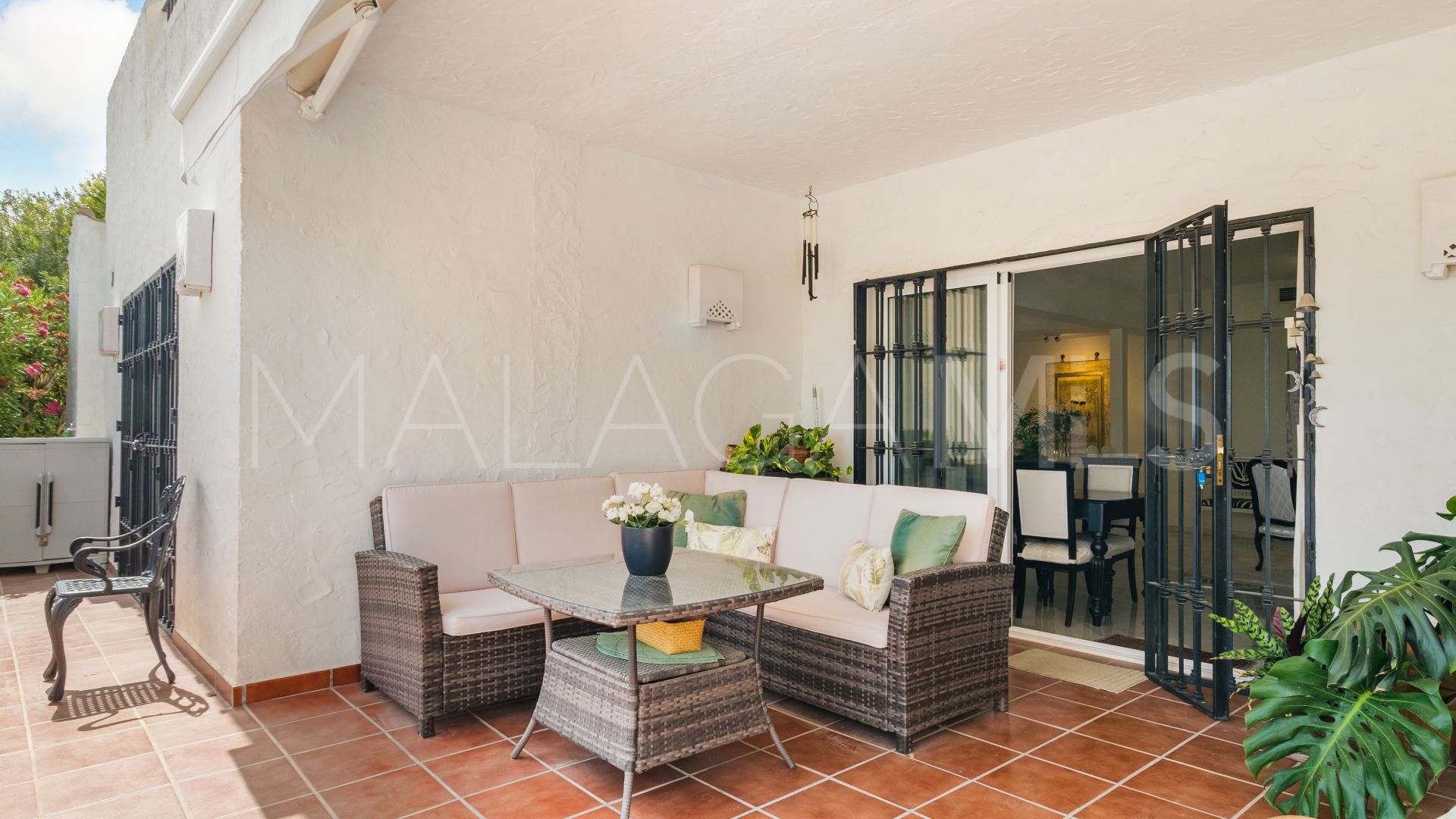 Apartamento a la venta in Las Colinas de Marbella with 2 bedrooms
