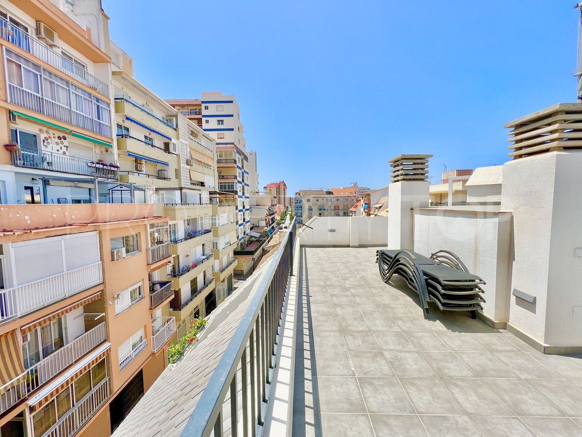 Duplex penthouse with 4 bedrooms for sale in Fuengirola