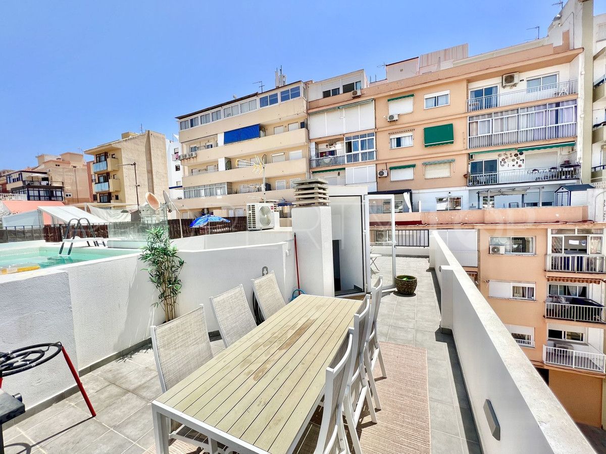 Duplex penthouse with 4 bedrooms for sale in Fuengirola