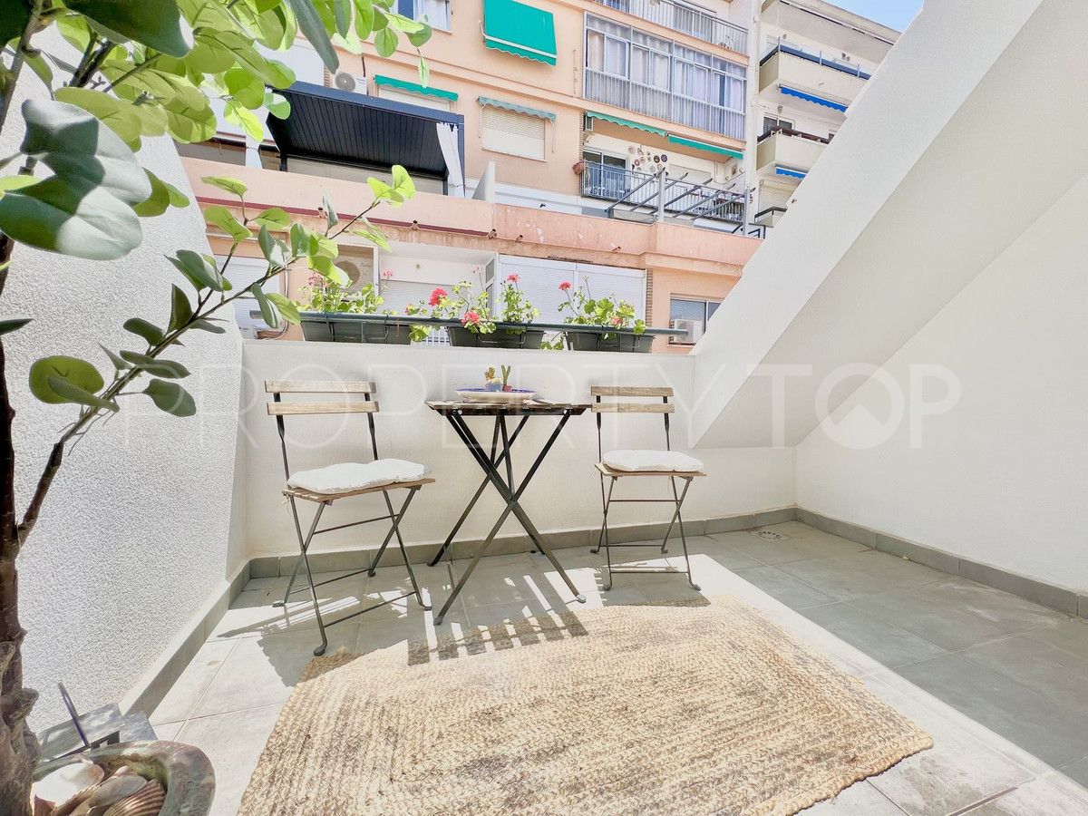 Comprar atico duplex de 4 dormitorios en Fuengirola