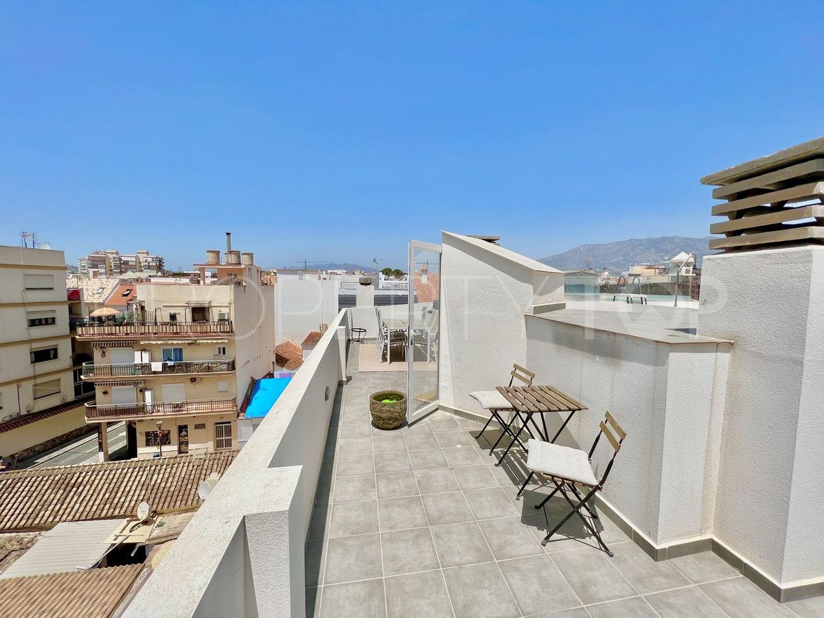 Duplex penthouse with 4 bedrooms for sale in Fuengirola