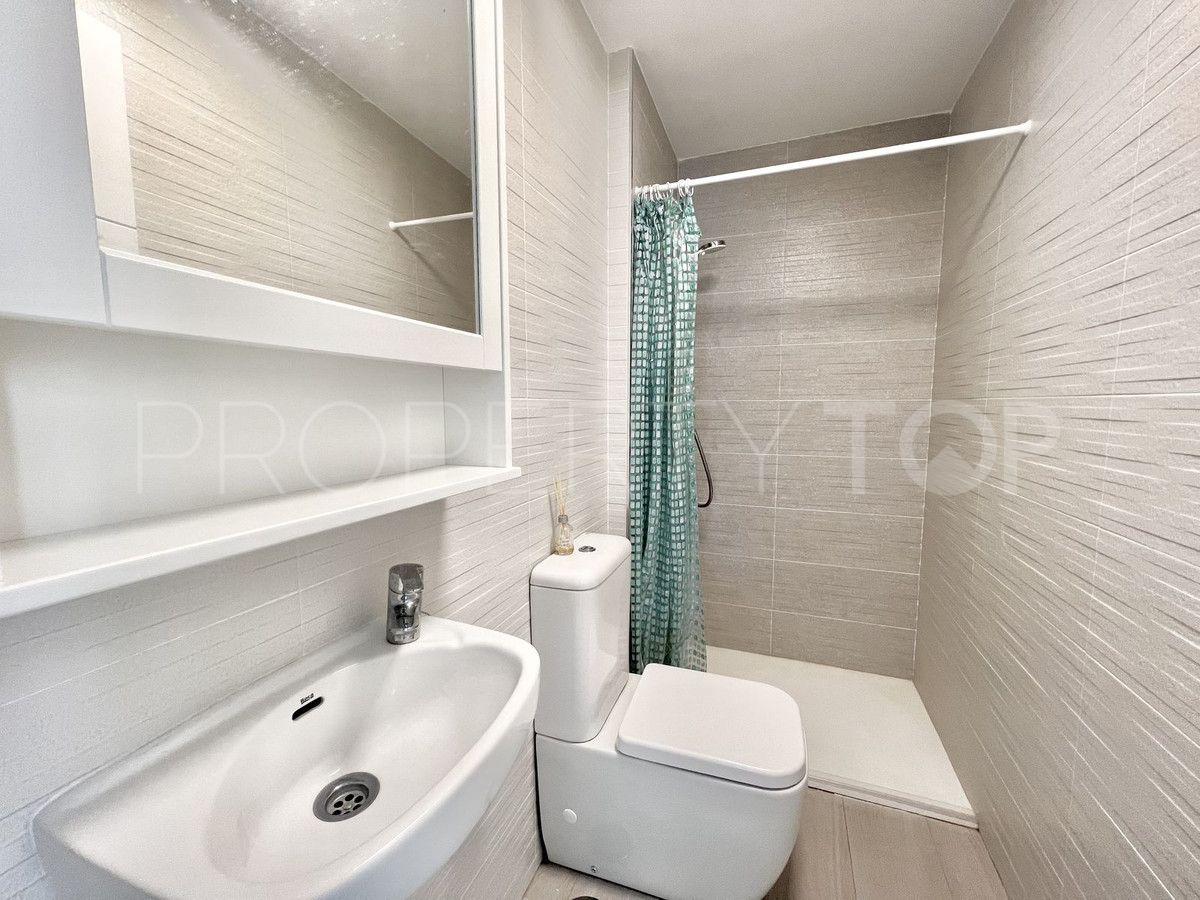 Comprar atico duplex de 4 dormitorios en Fuengirola