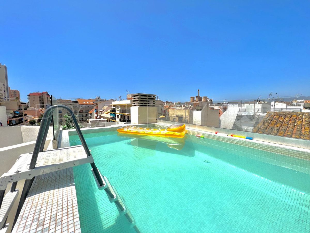 Duplex penthouse with 4 bedrooms for sale in Fuengirola