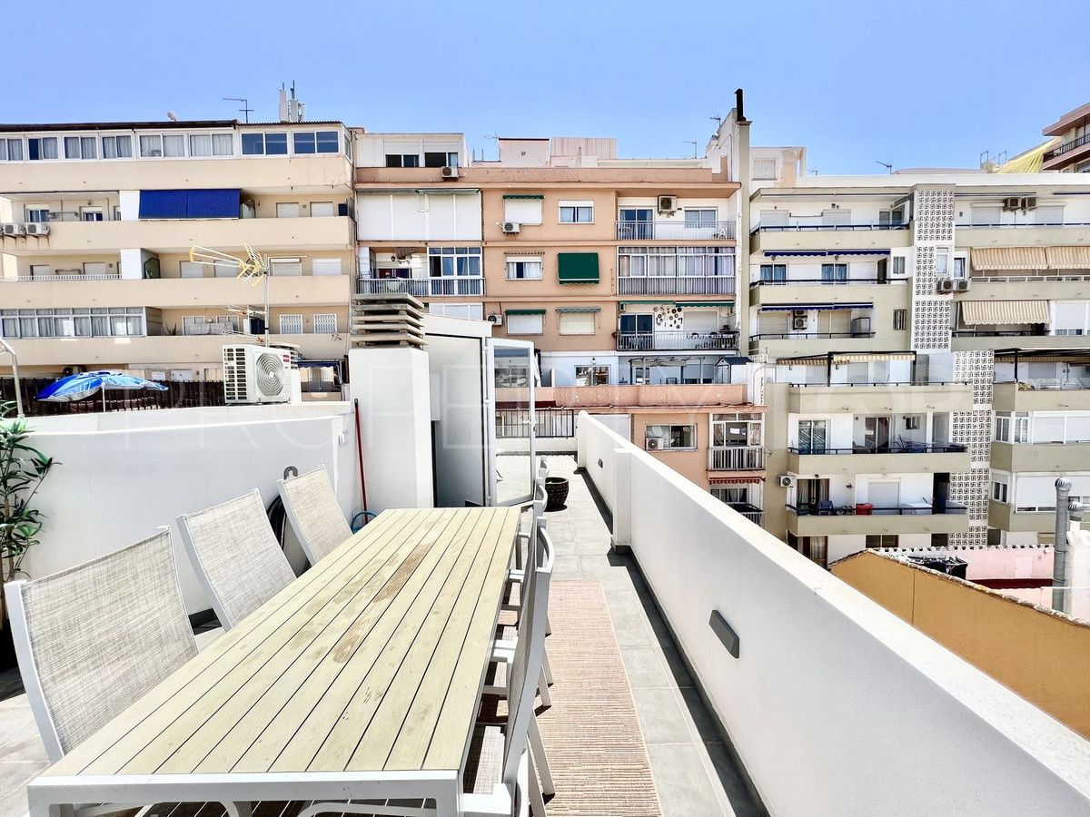 Duplex penthouse with 4 bedrooms for sale in Fuengirola