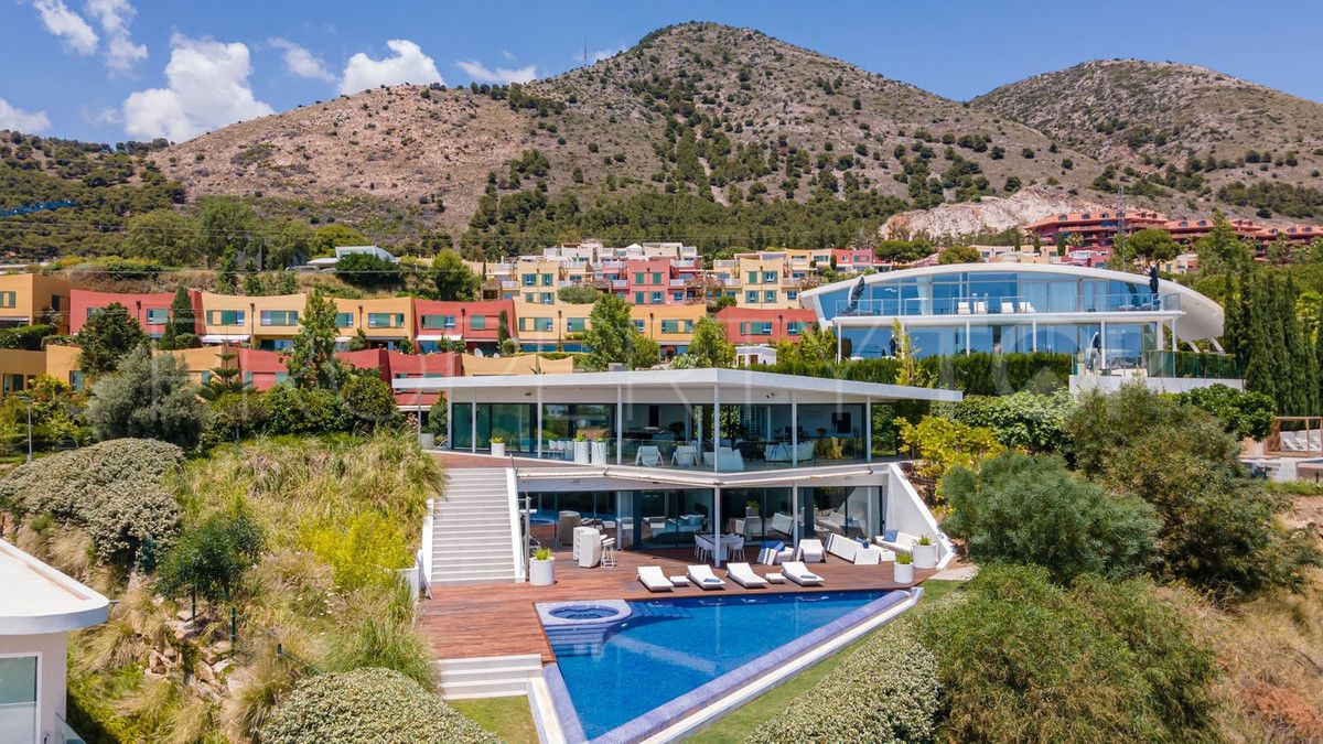 Se vende villa de 5 dormitorios en Fuengirola