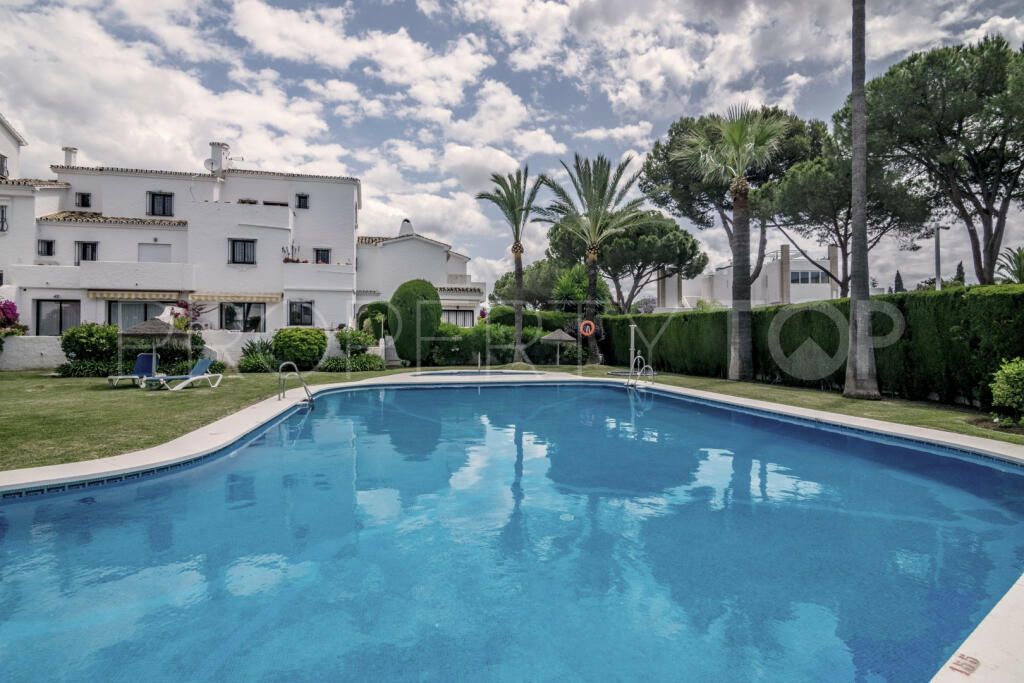 Los Naranjos Country Club town house for sale
