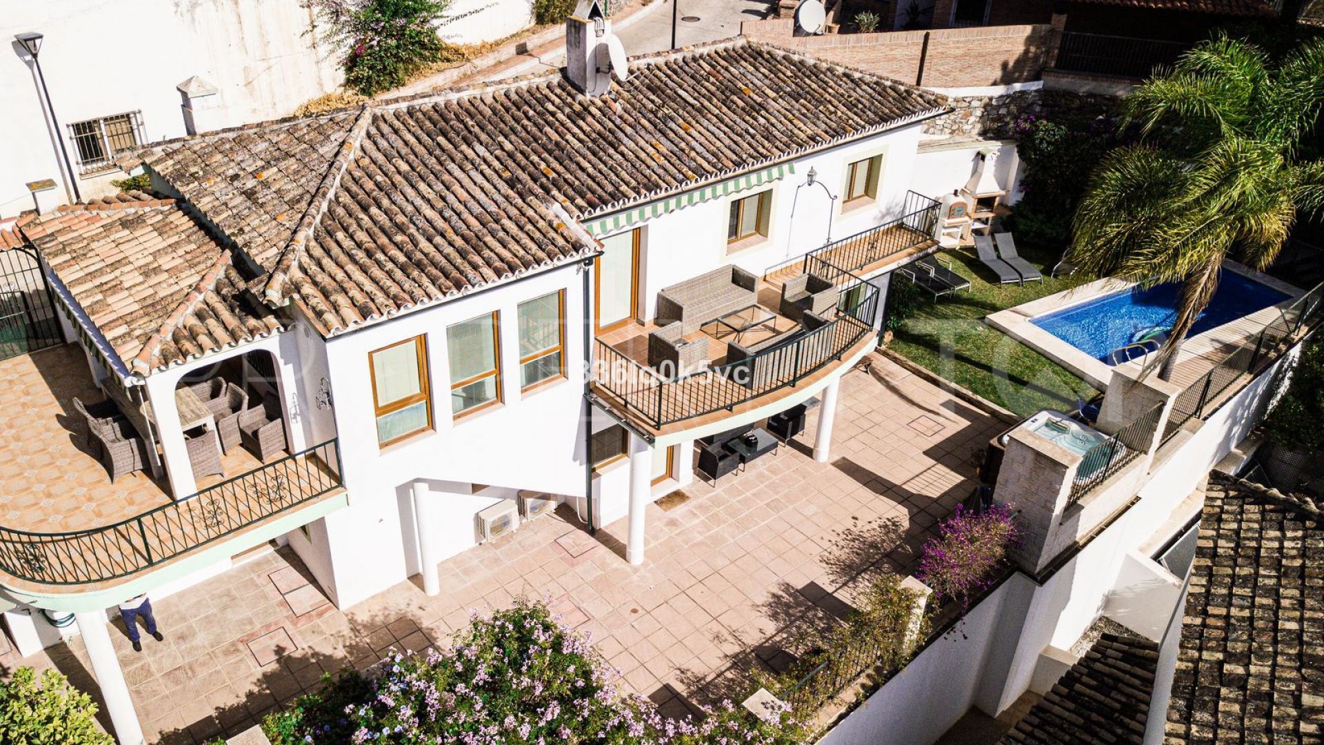 For sale villa in Benahavis with 5 bedrooms