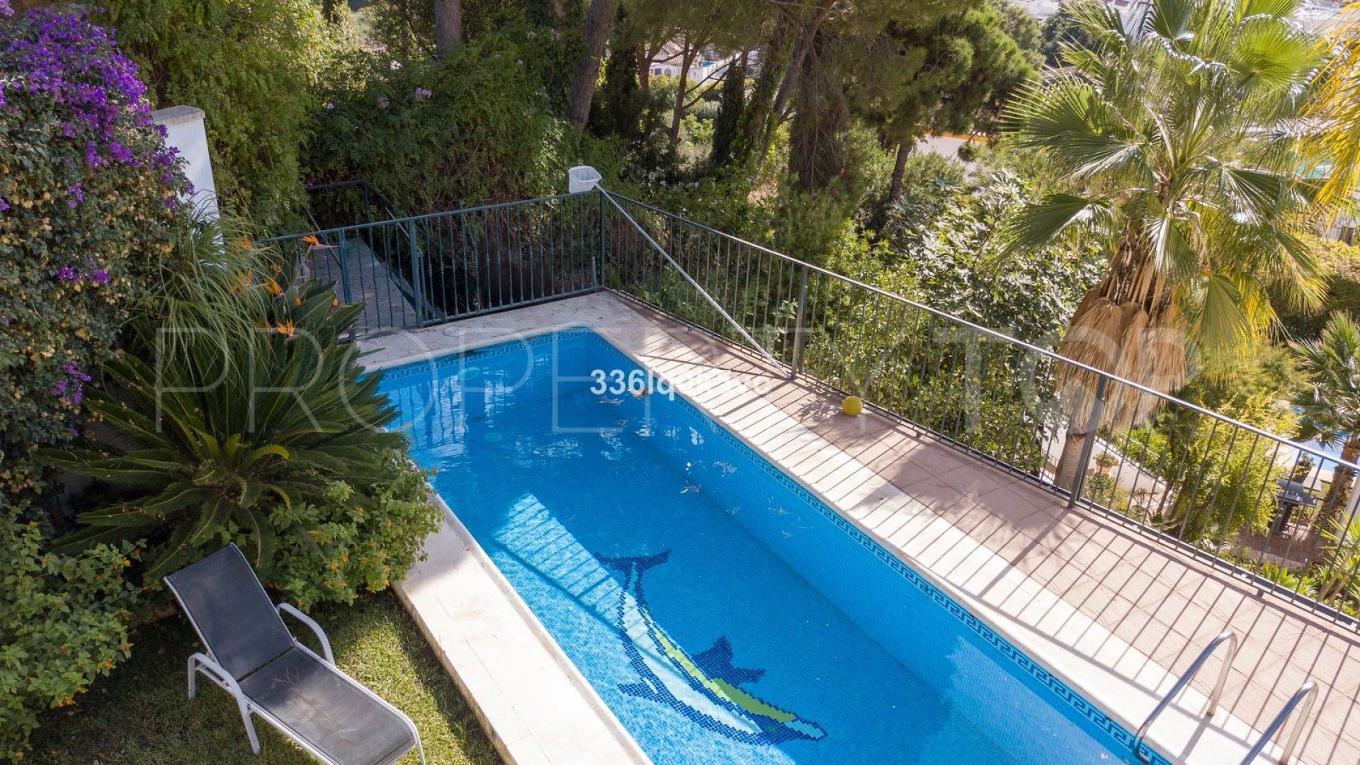 For sale villa in Benahavis with 5 bedrooms