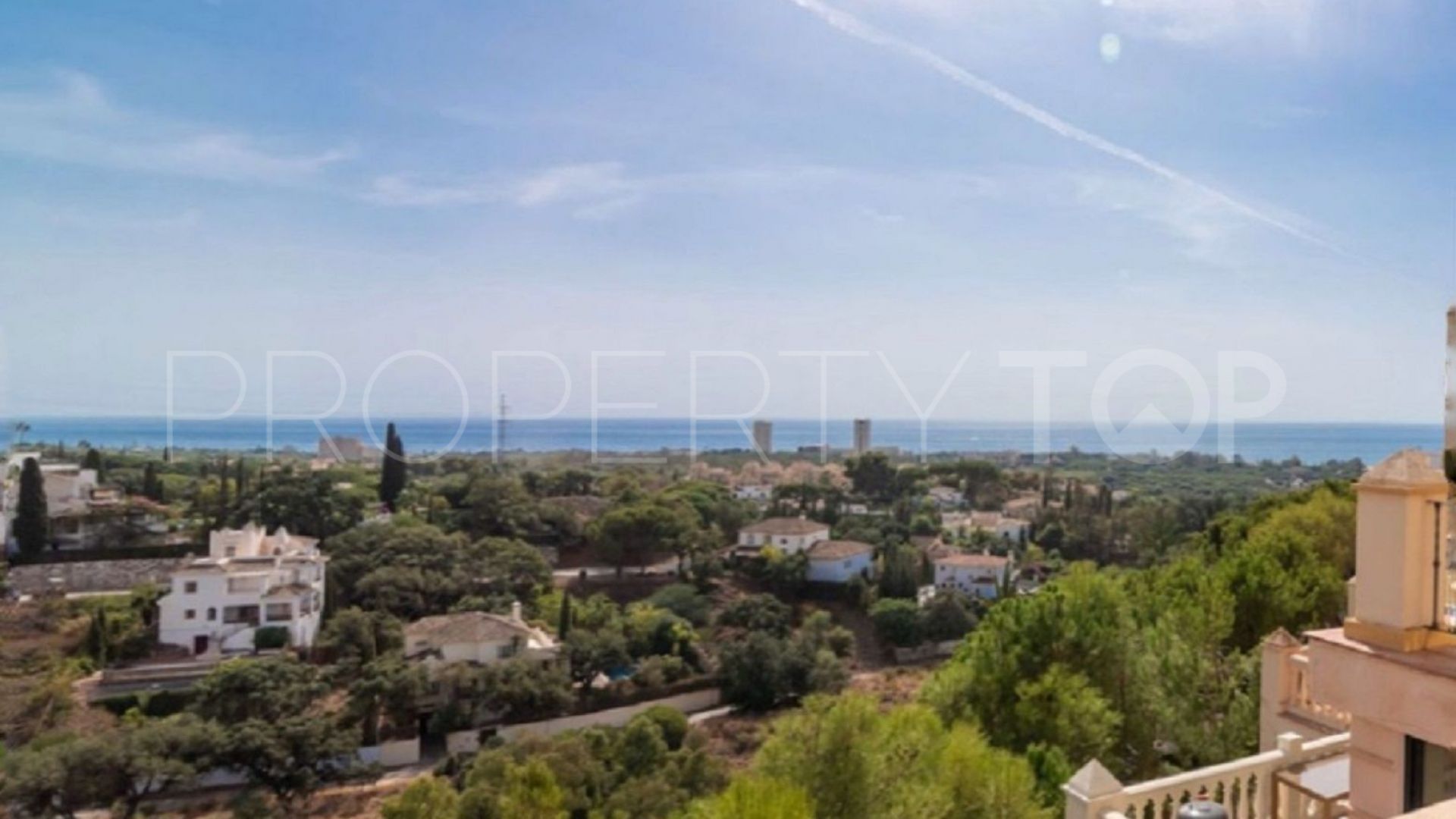 For sale town house in Elviria