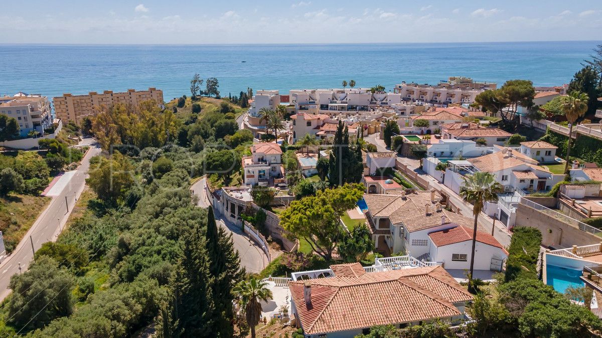 Villa en venta de 4 dormitorios en Fuengirola