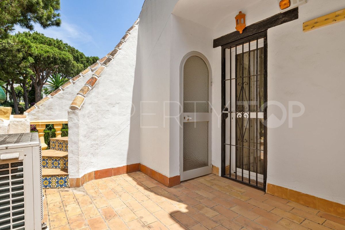 Buy town house in Sitio de Calahonda