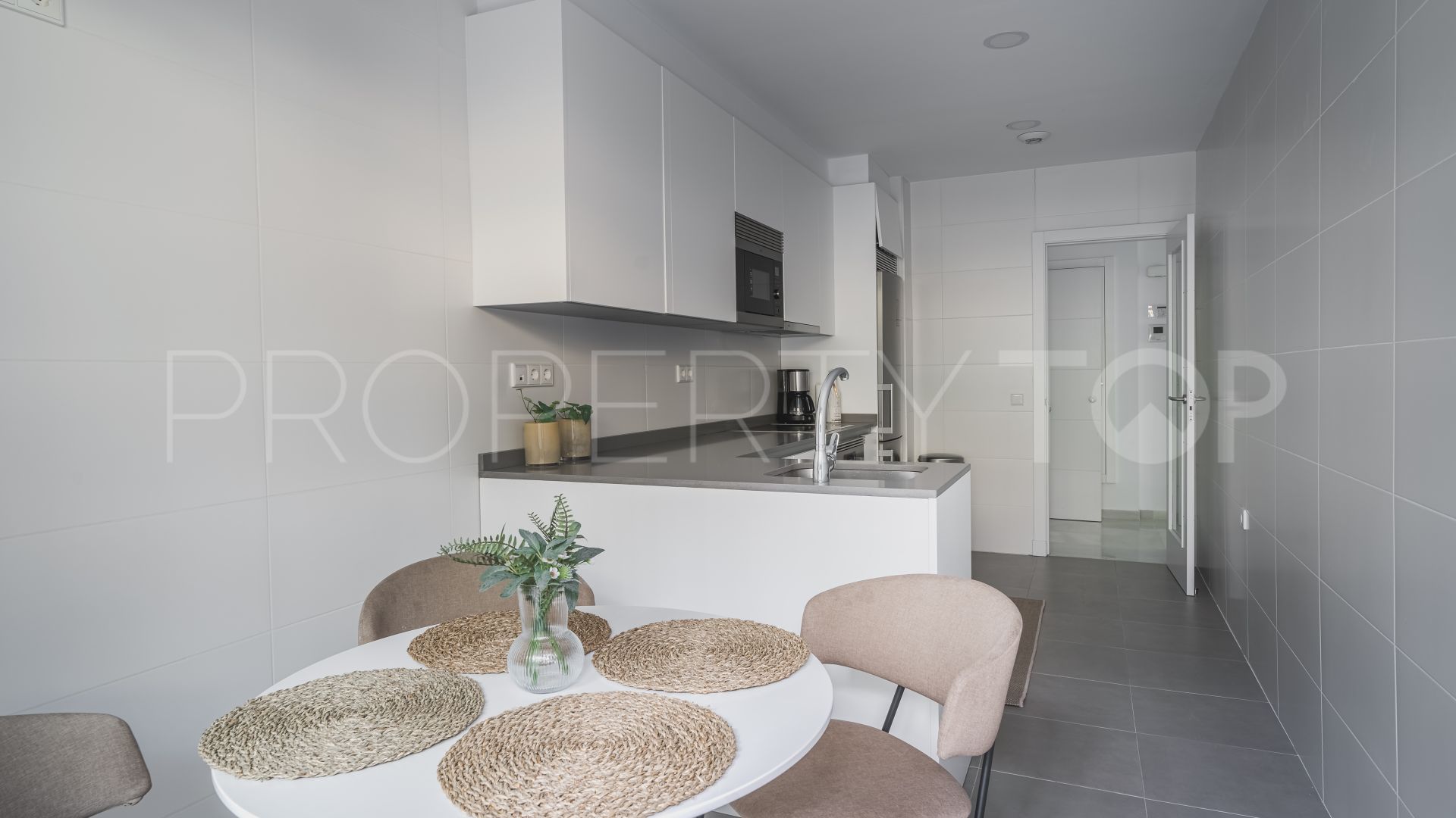 Buy ground floor apartment with 3 bedrooms in Altos de Puente Romano