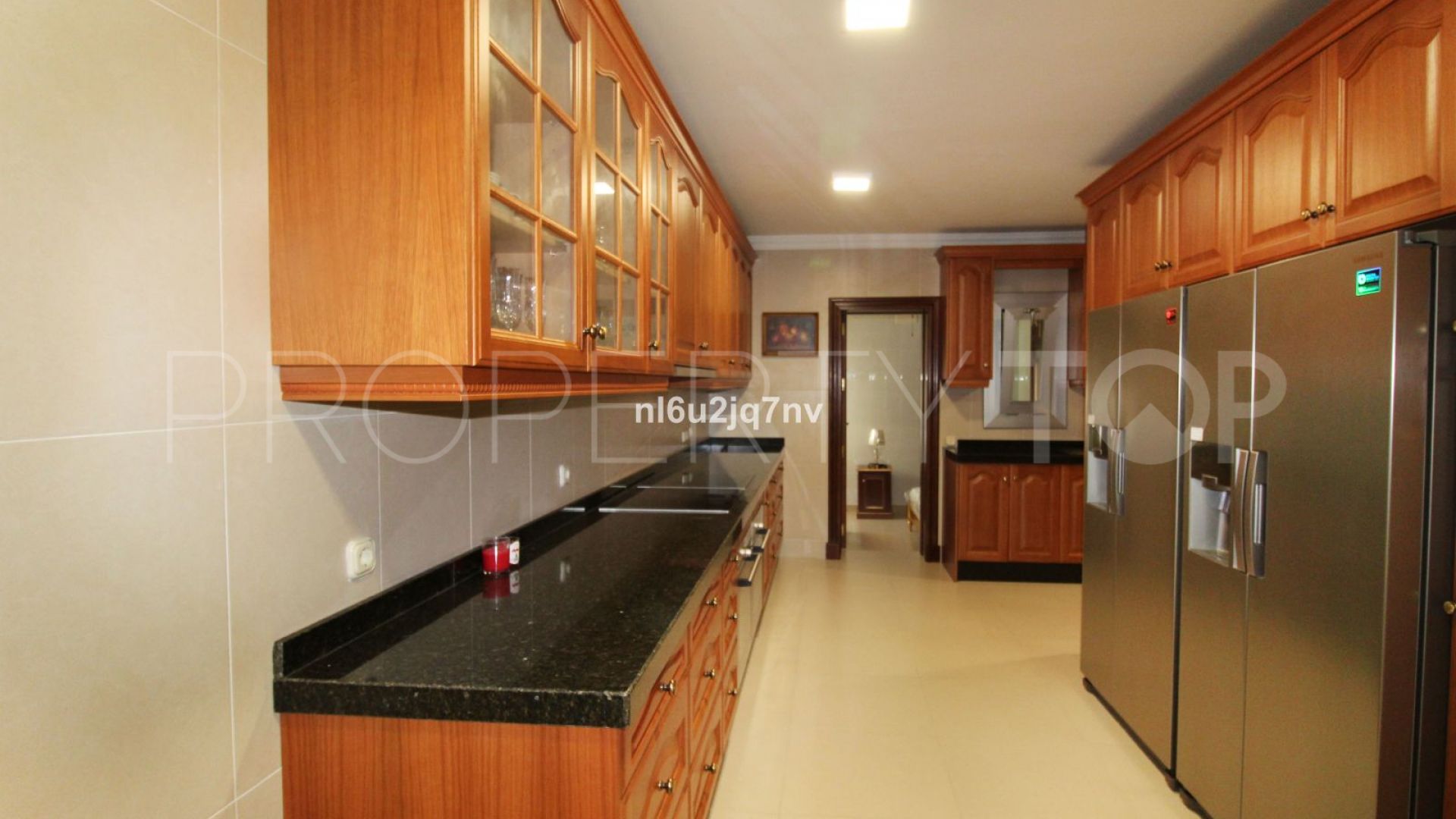 For sale villa in Guadalmina Baja with 8 bedrooms