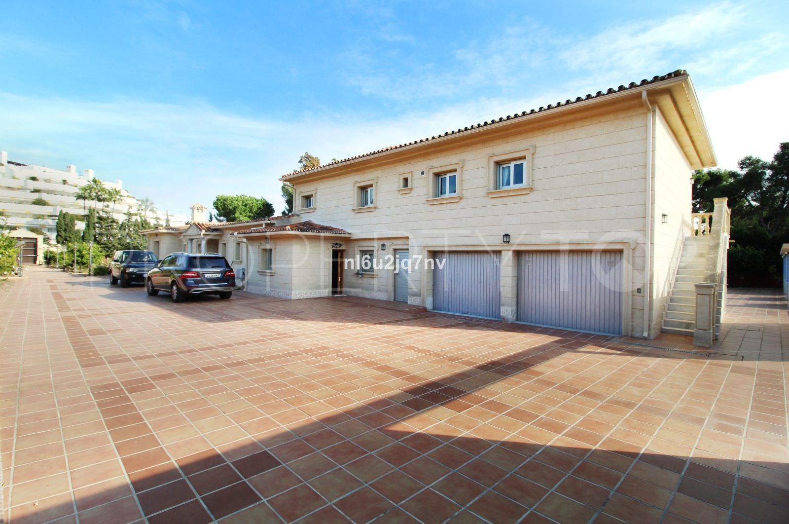 Guadalmina Baja, villa a la venta con 8 dormitorios