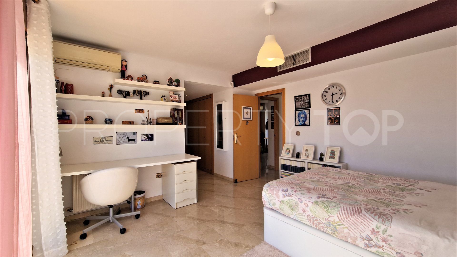 For sale 4 bedrooms duplex penthouse in Guadalmina Alta