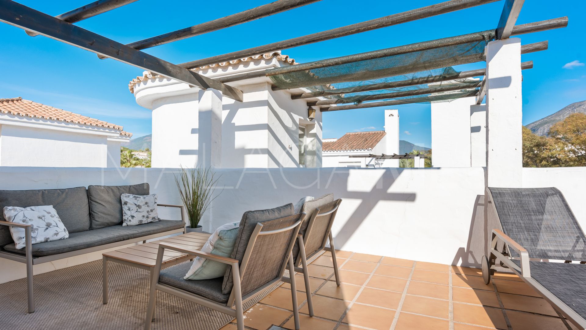 Appartement terrasse for sale in Los Naranjos de Marbella