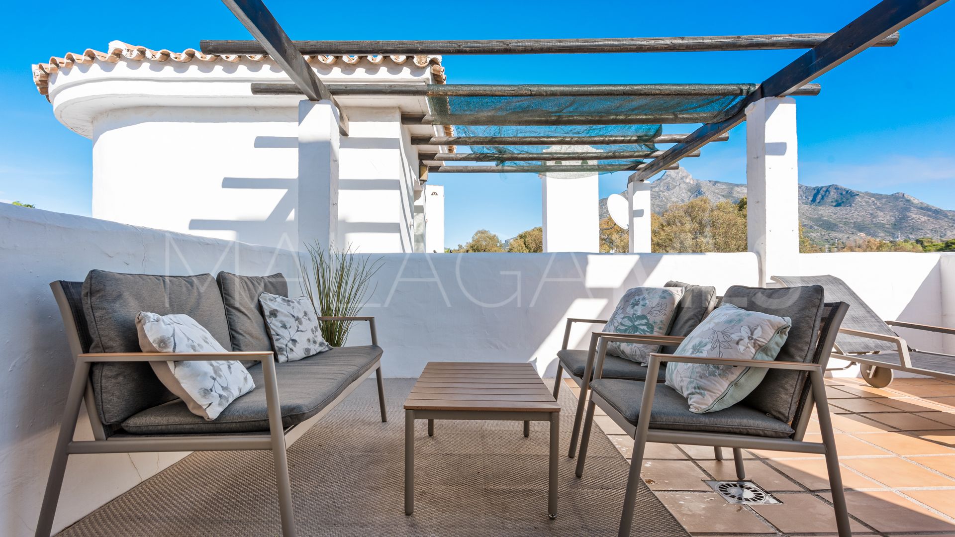 Appartement terrasse for sale in Los Naranjos de Marbella