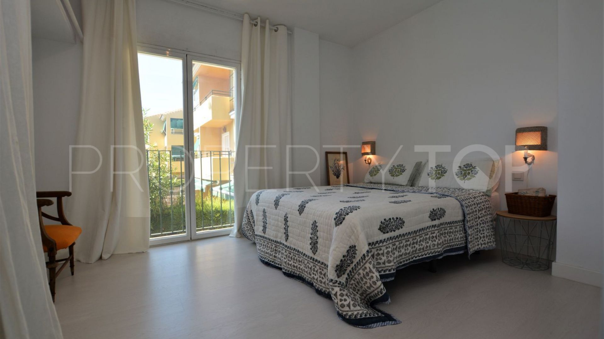 Apartment for sale in Guadalmina Baja