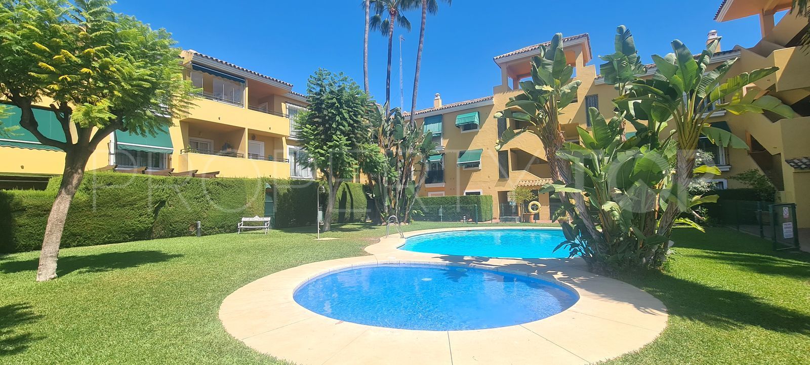 Comprar apartamento en Guadalmina Baja
