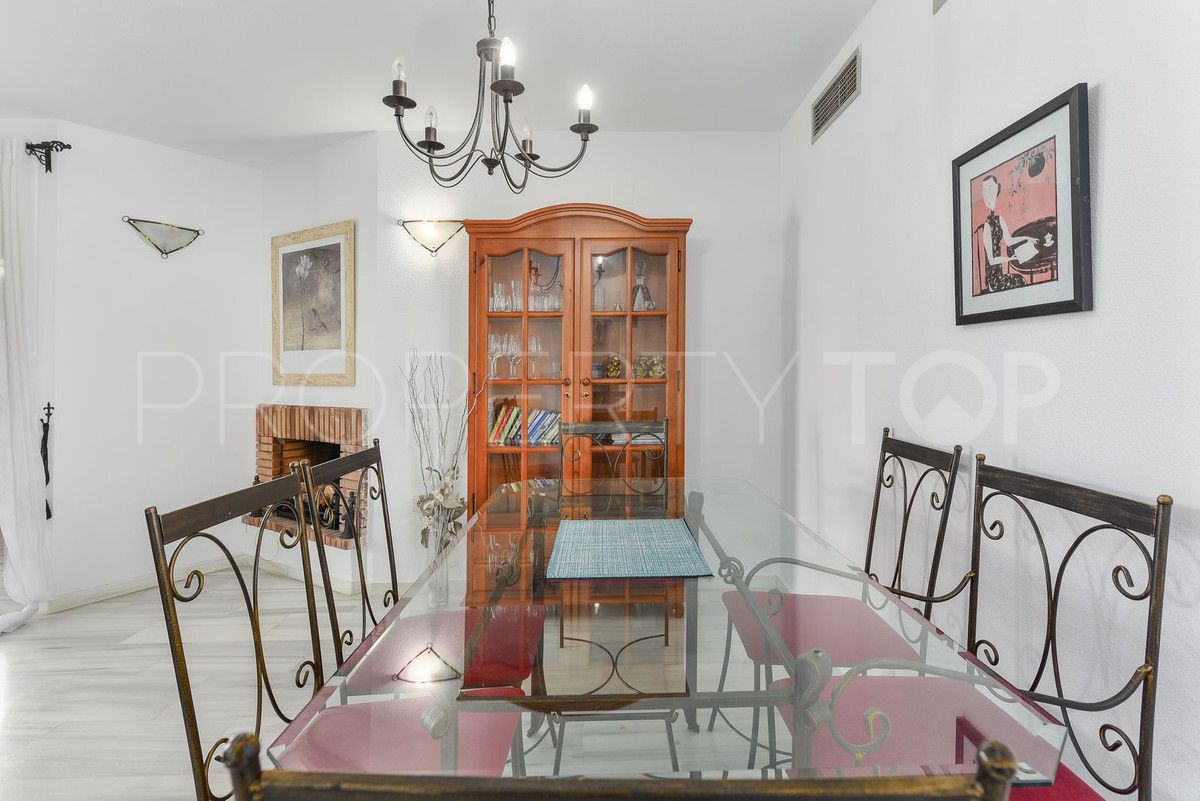 Apartment in Los Naranjos de Marbella 2BR, 2BA, 130m², €350k