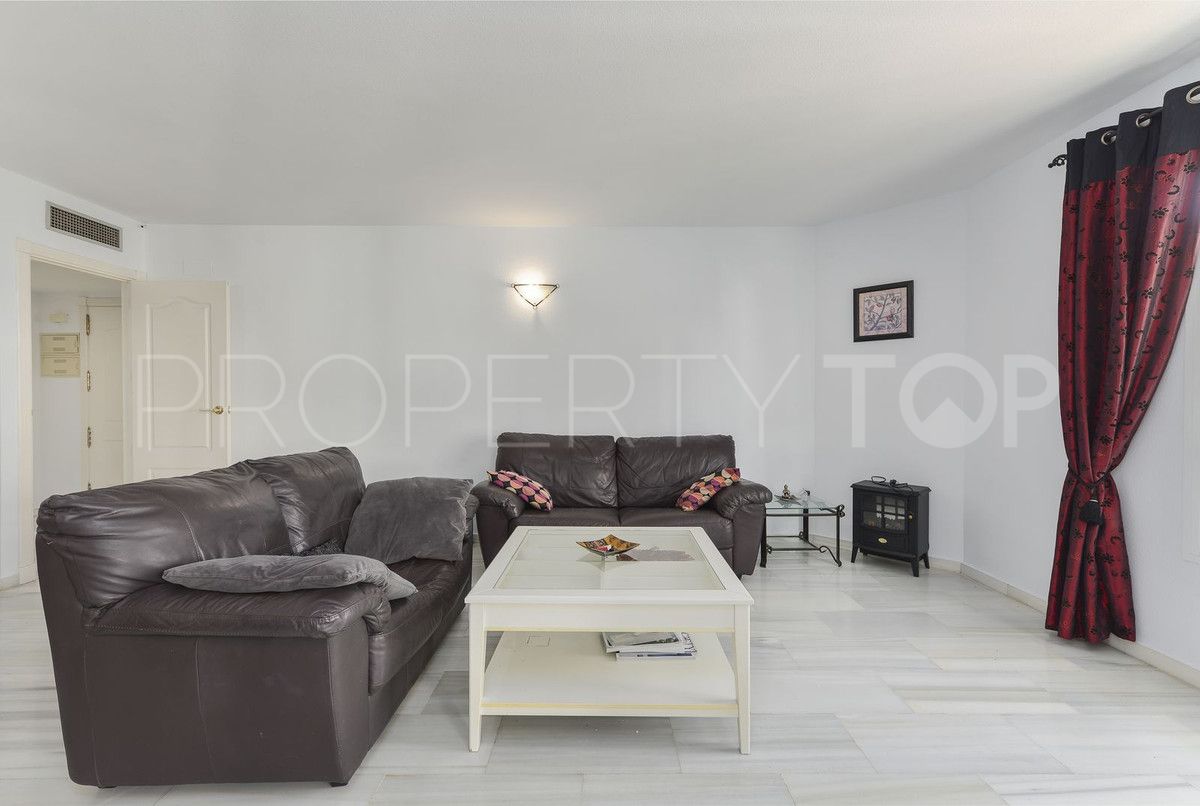 Apartment in Los Naranjos de Marbella 2BR, 2BA, 130m², €350k