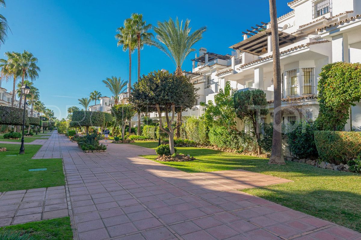 Apartment in Los Naranjos de Marbella 2BR, 2BA, 130m², €350k