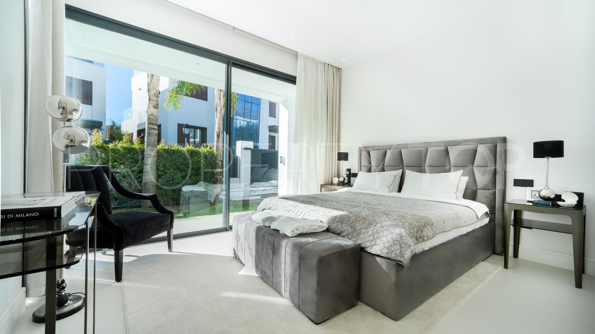 Se vende villa de 4 dormitorios en Marbella Golden Mile