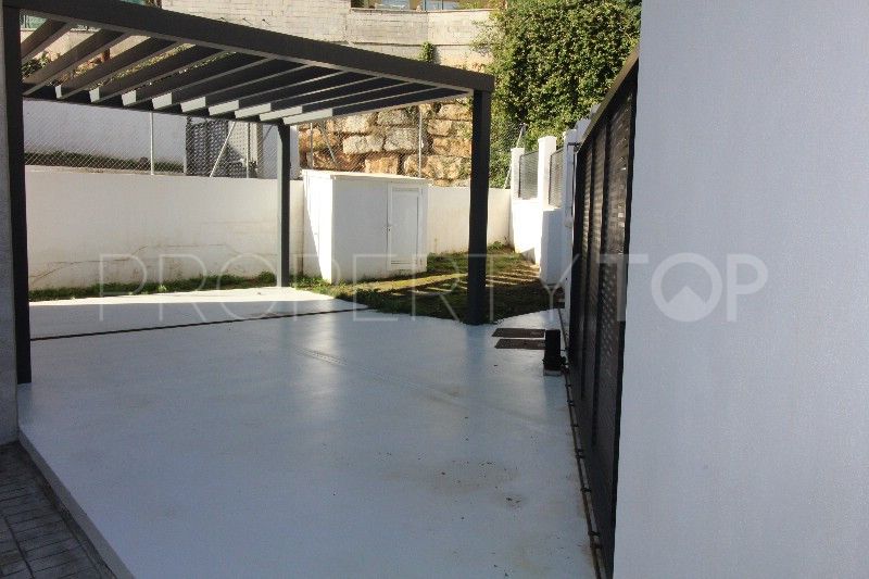 For sale villa in Fuengirola with 3 bedrooms