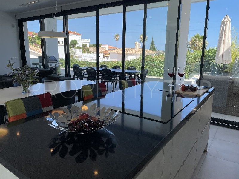 For sale villa in Fuengirola with 3 bedrooms