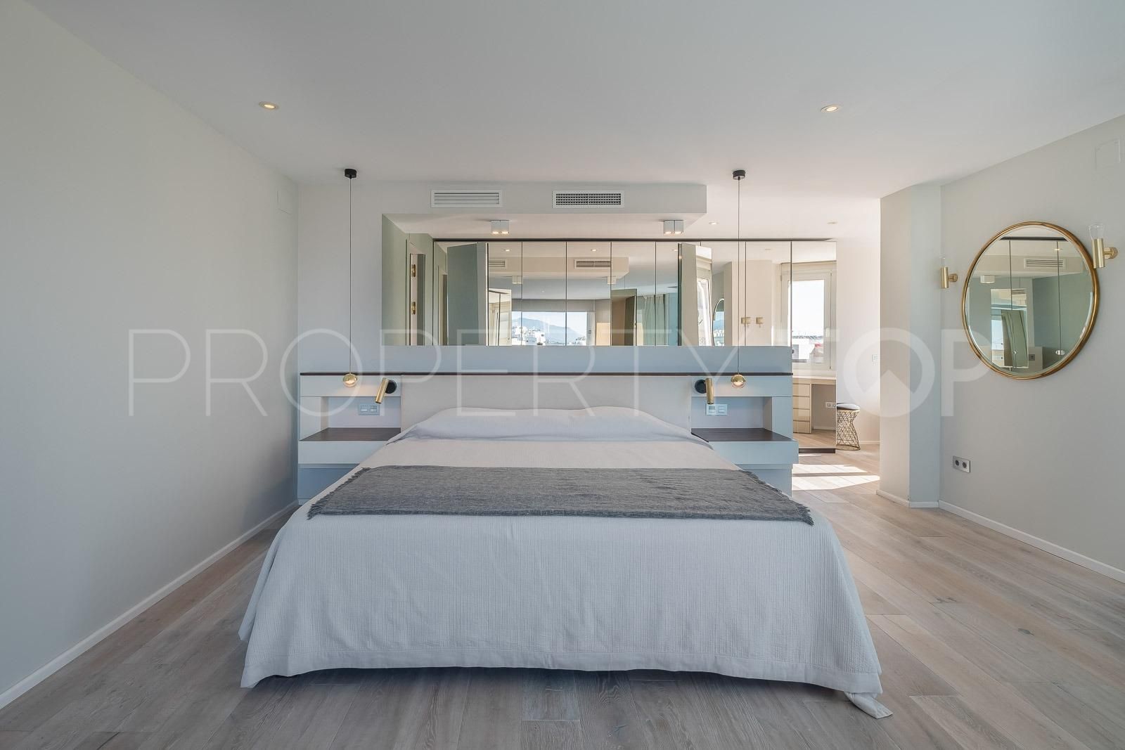 Marbella Ciudad, atico duplex con 3 dormitorios en venta