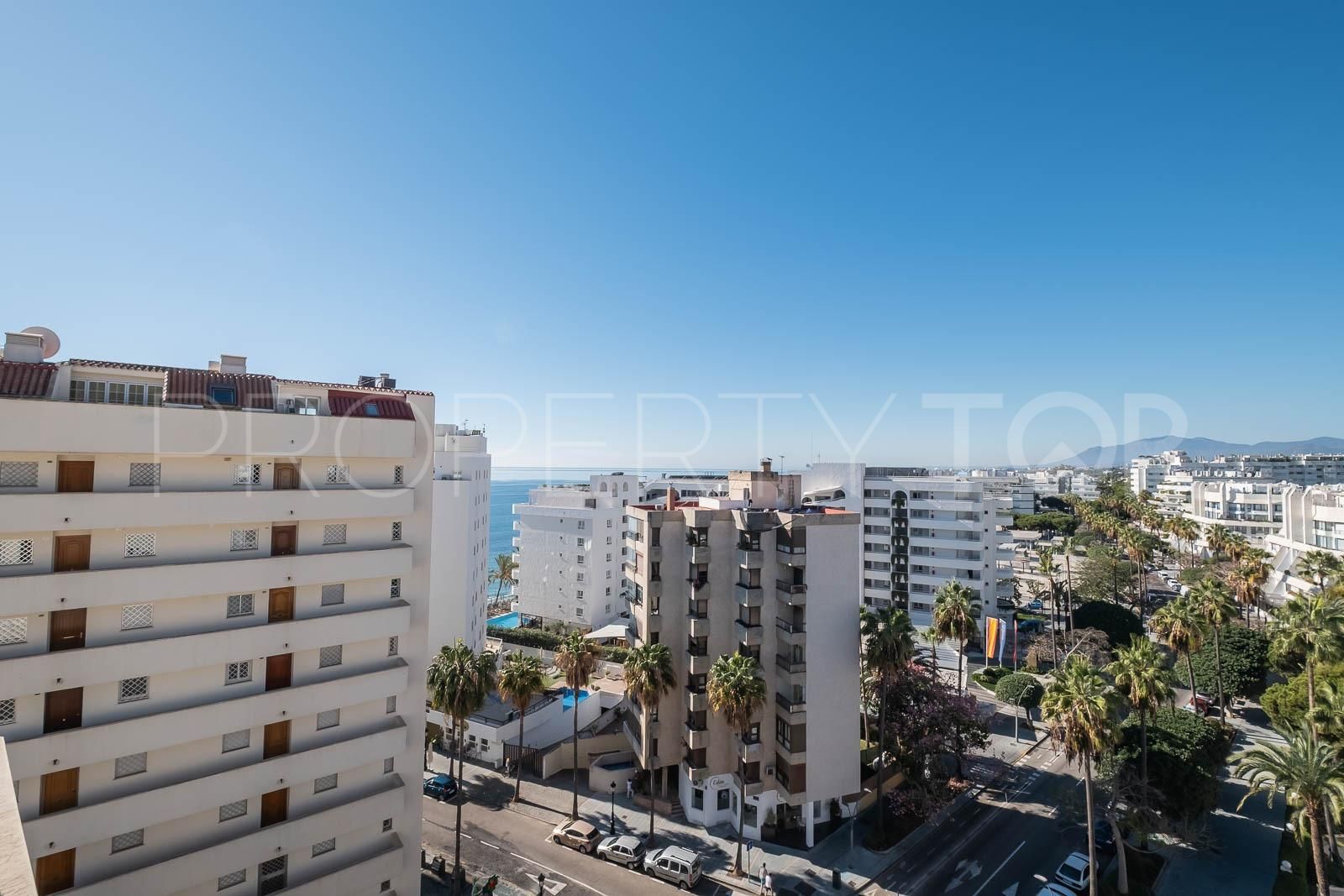 For sale duplex penthouse with 3 bedrooms in Marbella City