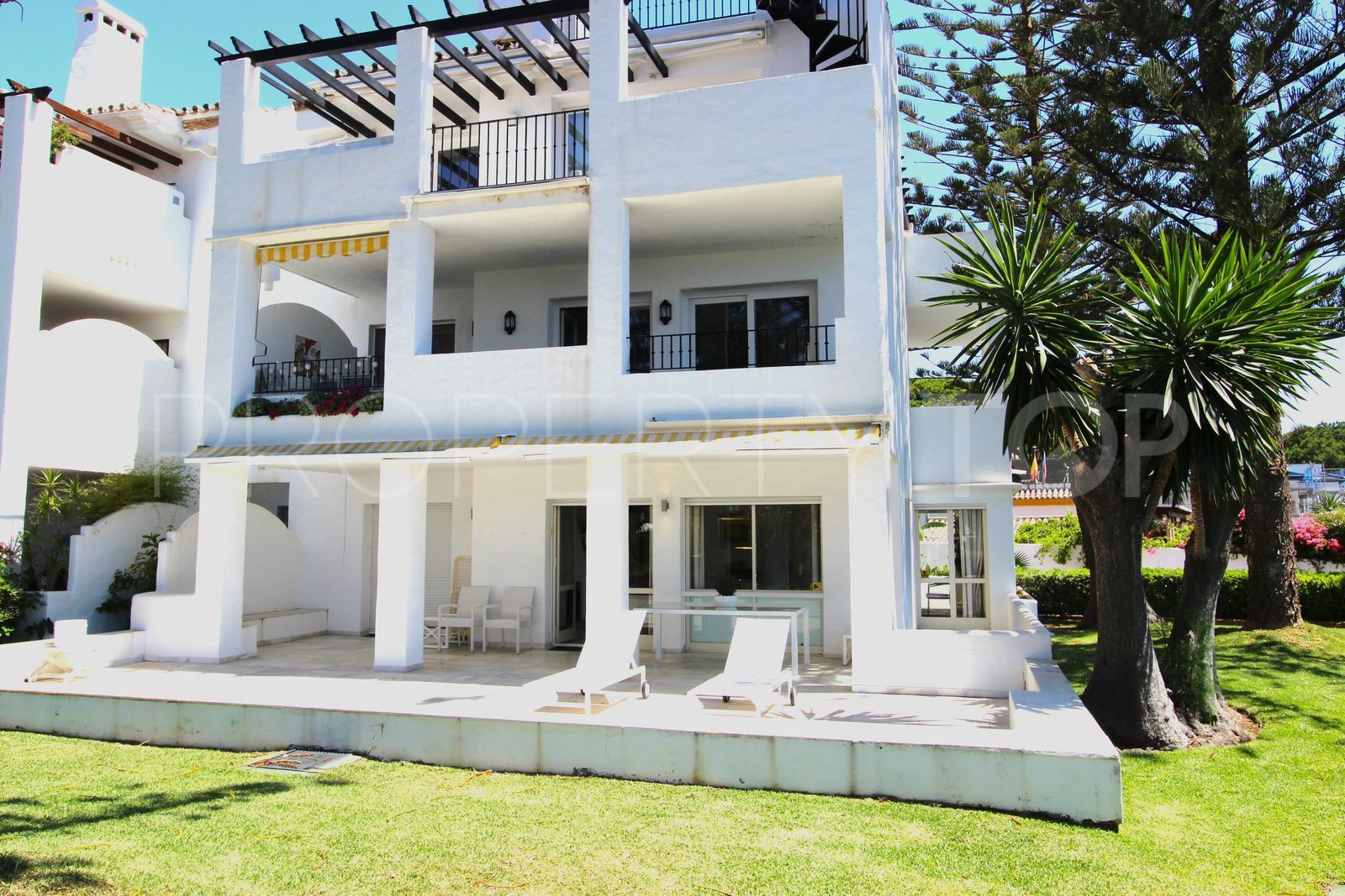 Ground floor apartment with 2 bedrooms for sale in San Pedro de Alcantara