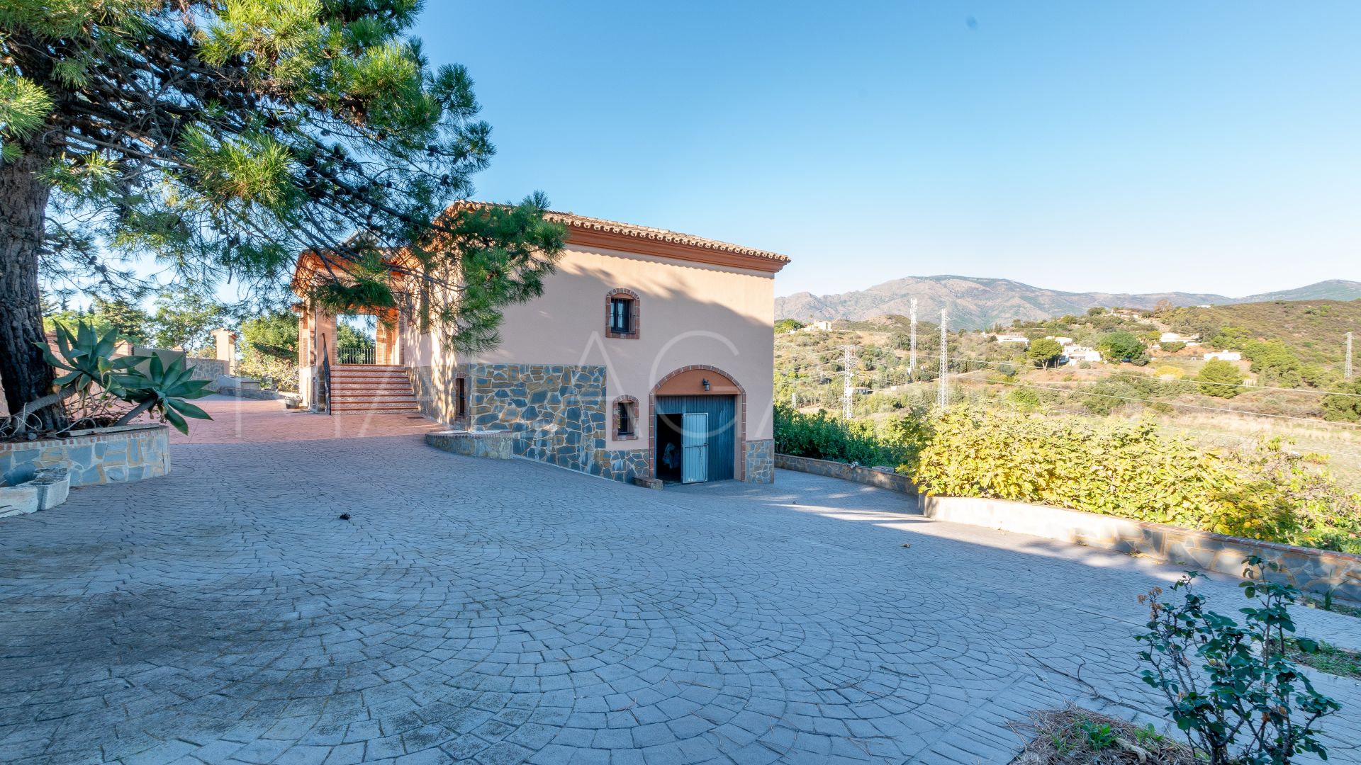 Villa for sale in El Padron